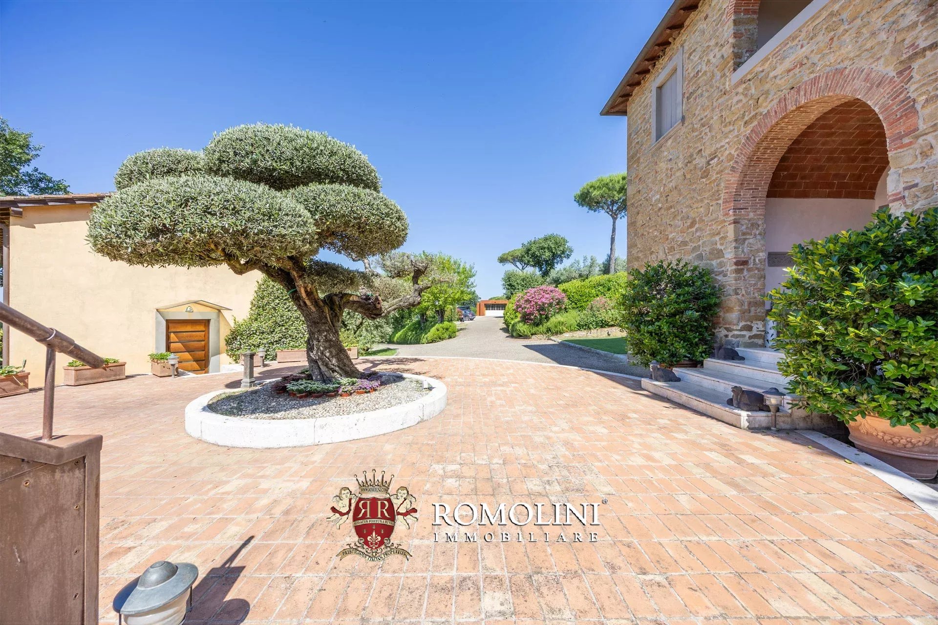 4 Bedroom Villa/Townhouse's Image 18