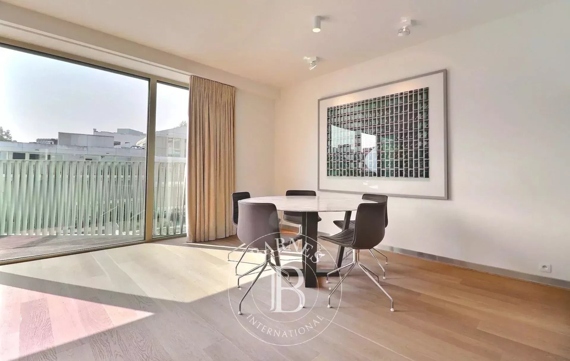 Toison dOr - Penthouse 2ch meublé + terrasse + parking