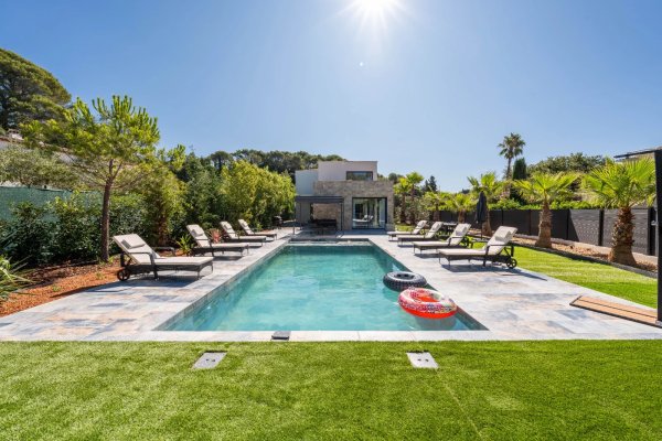Renovierte Luxusvilla zum Verkauf in Mougins | Familiensitz mit Pool — photo 5