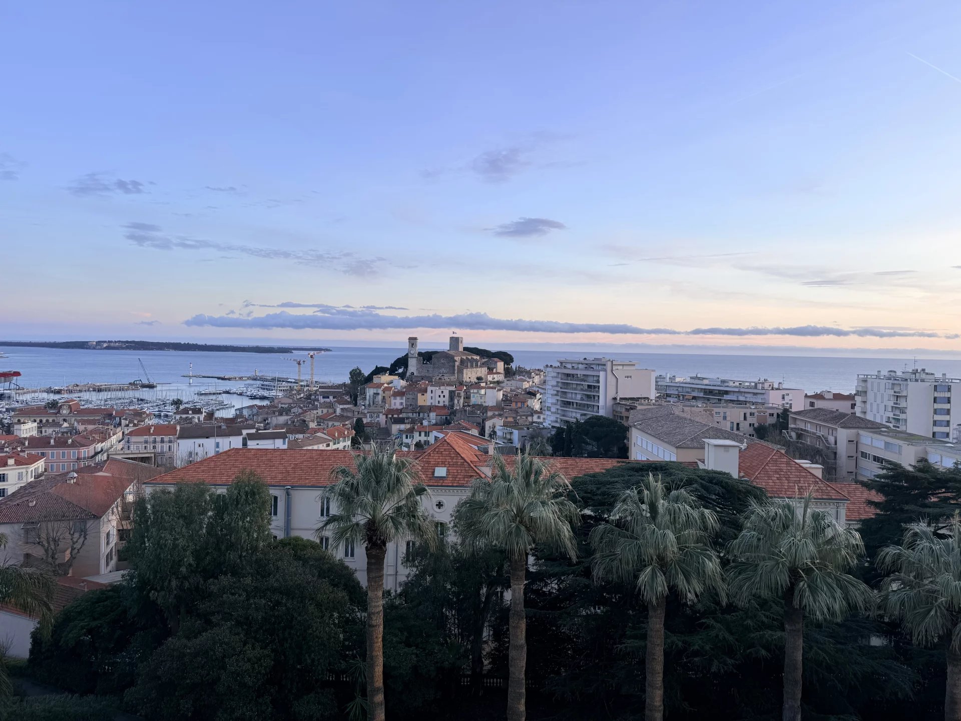 Agence immobilière de AZUR ACT IMMOBILIER