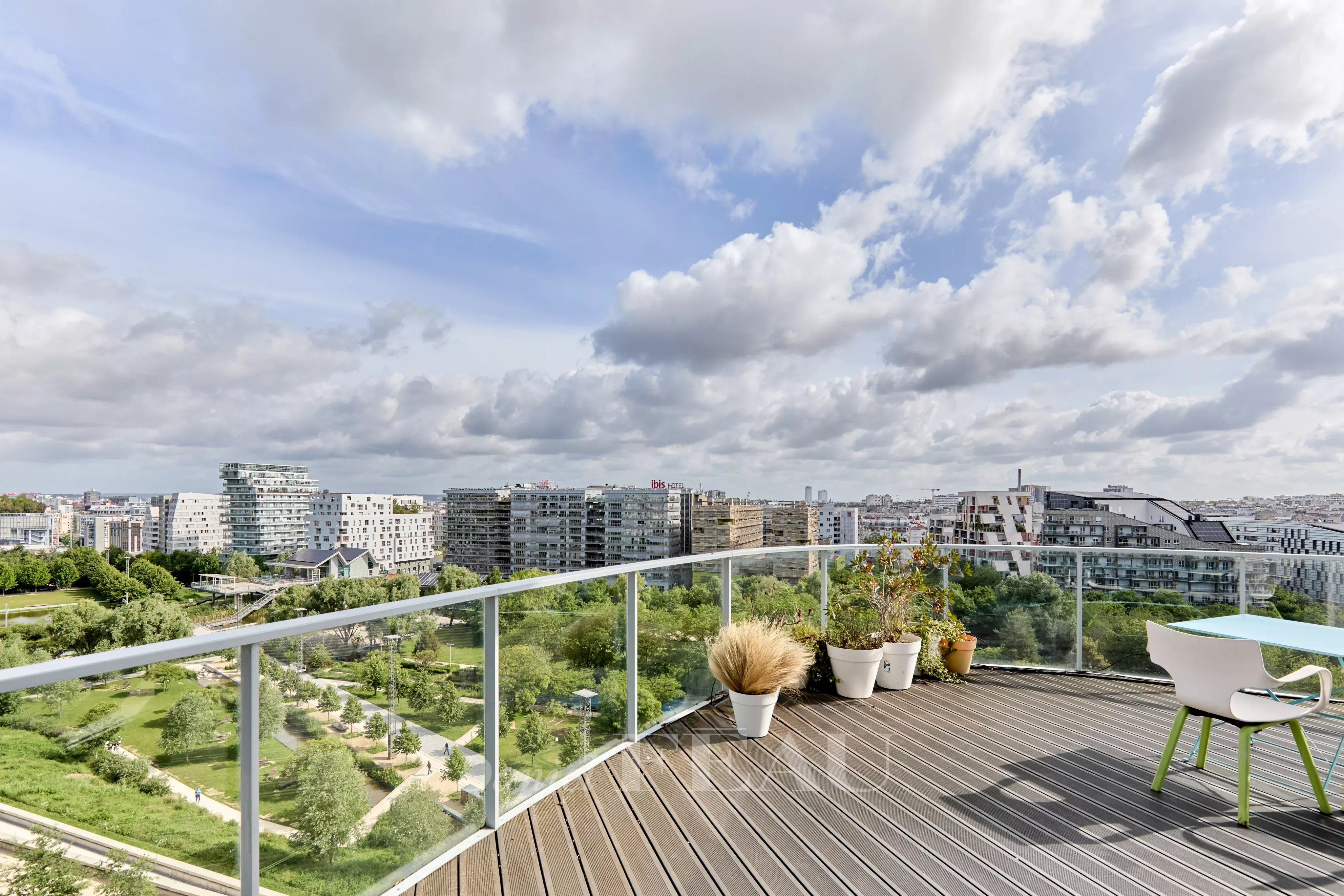 Sale Apartment Paris 17th