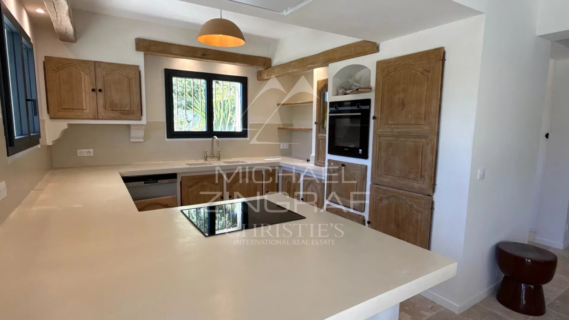 5 Bedroom Villa/Townhouse's Image 5