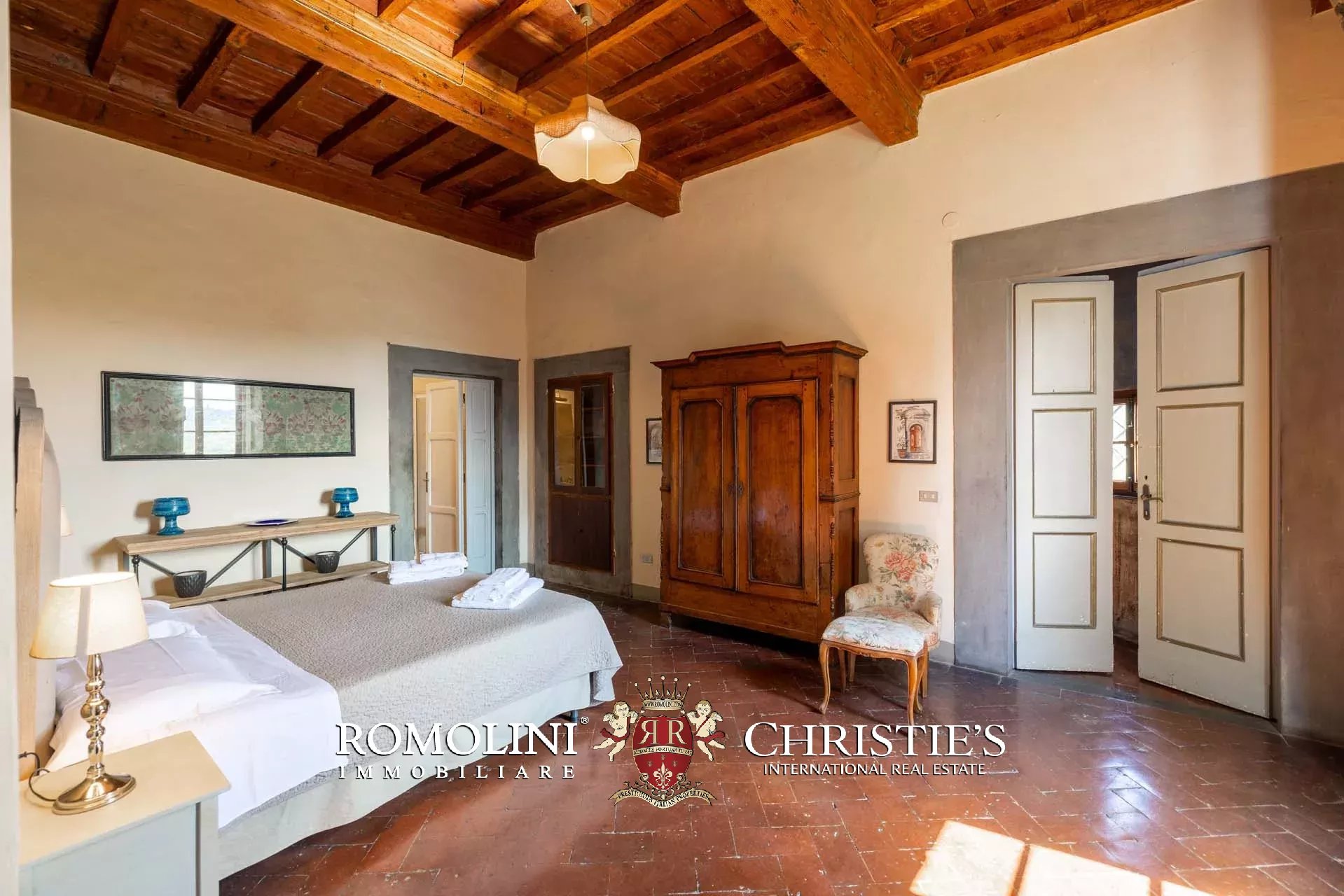 71 Bedroom Chateau's Image 75
