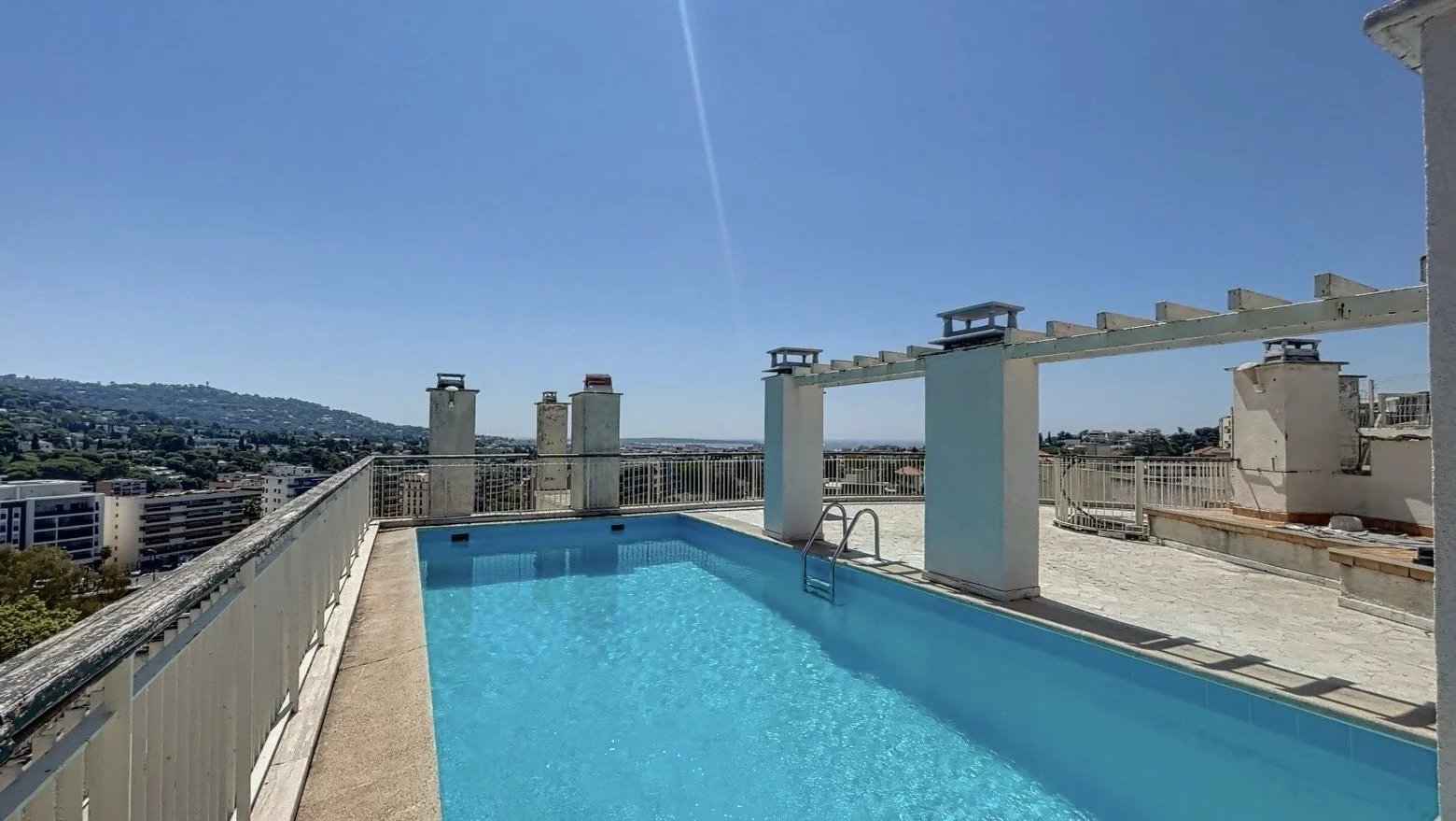 Agence immobilière de AZUR LOC INVEST