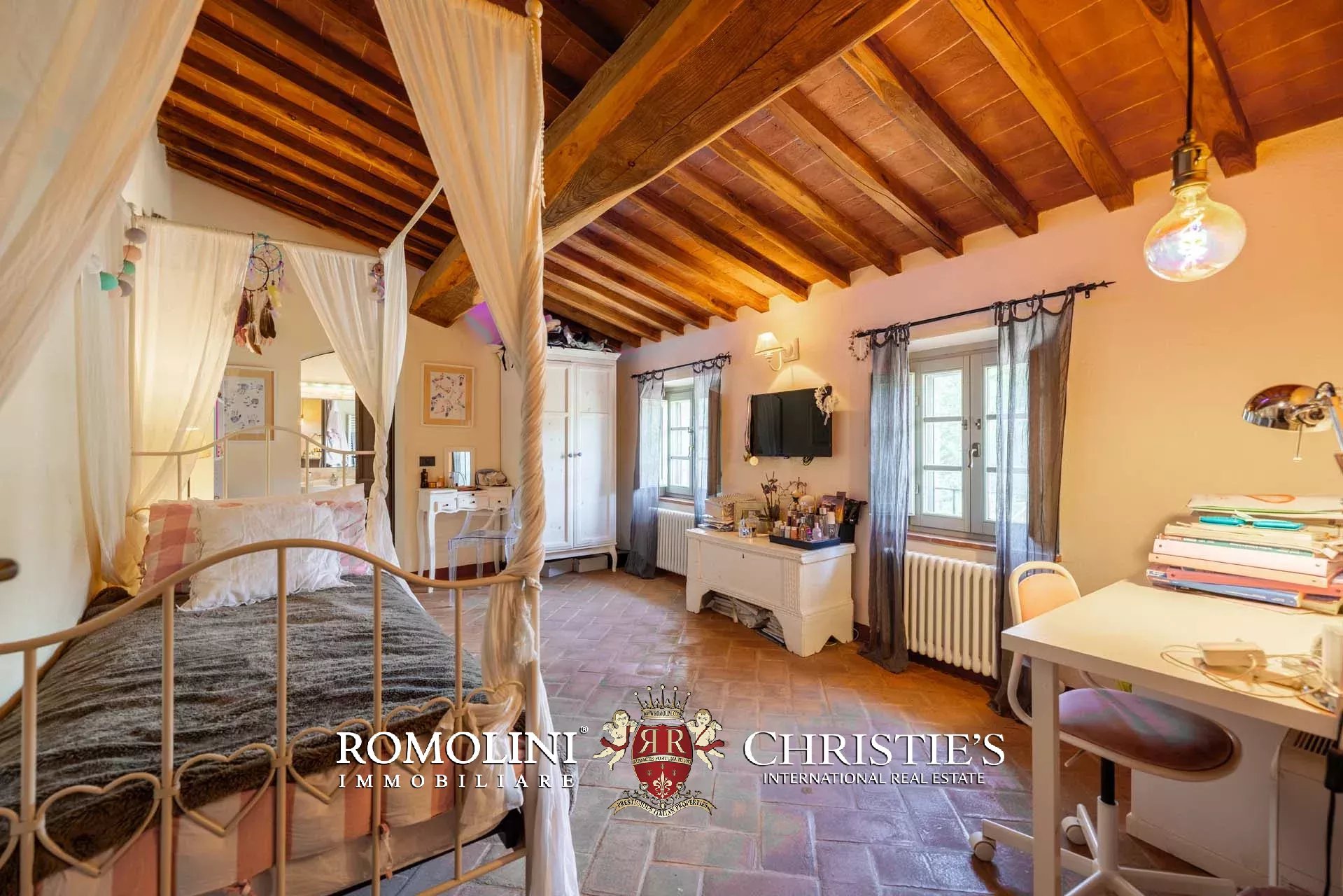 6 Bedroom Villa/Townhouse's Image 55