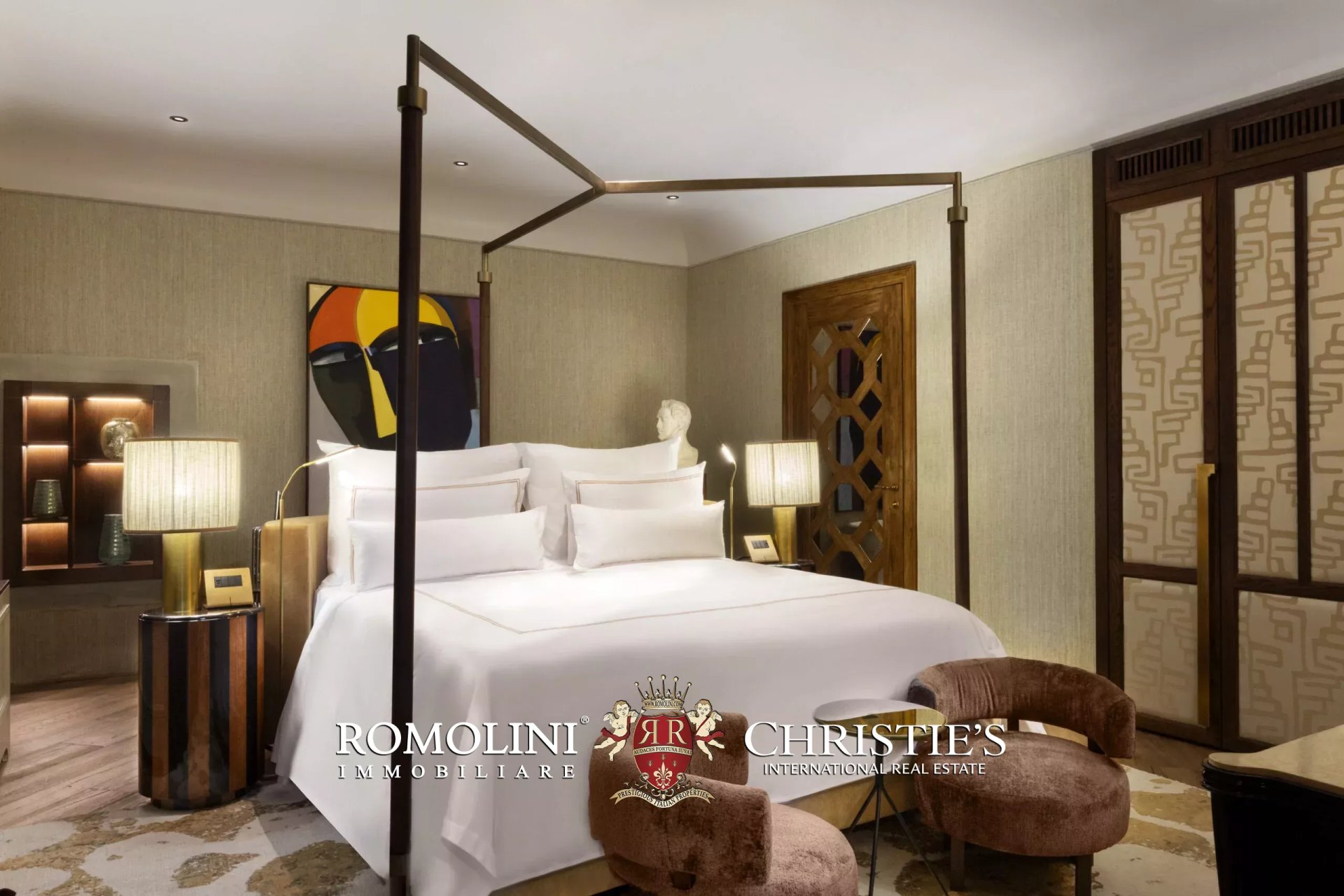 13 Bedroom Villa/Townhouse's Image 26