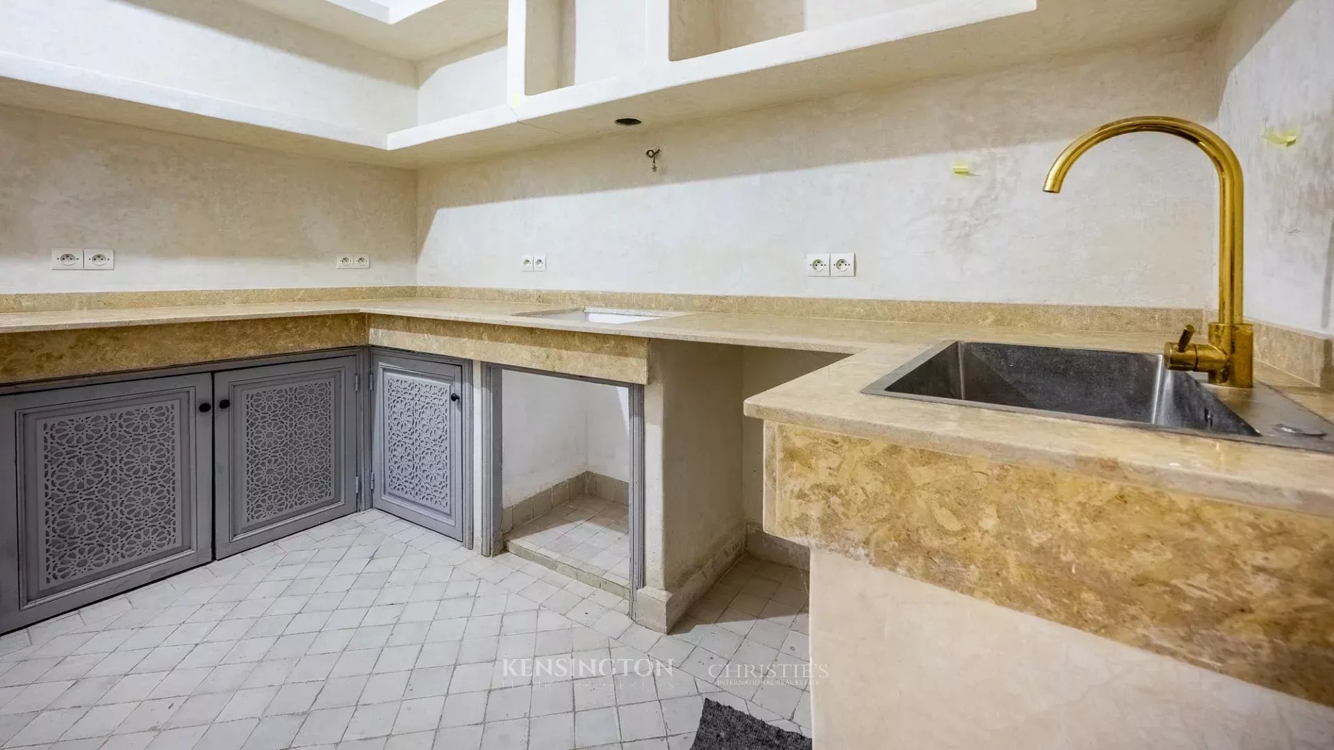 5 Bedroom Villa/Townhouse's Image 5