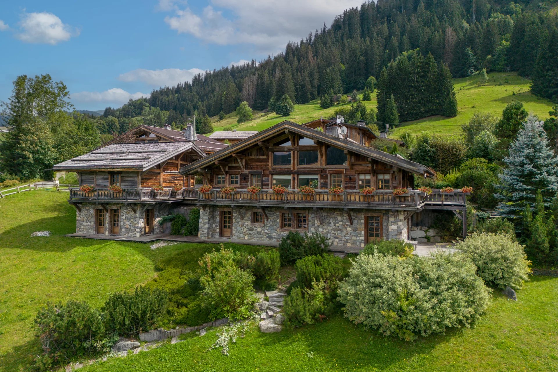 Megeve - A louer - Chalet - 5 chambres - 10 personnes - Ski in/Ski out - Vue panoramique