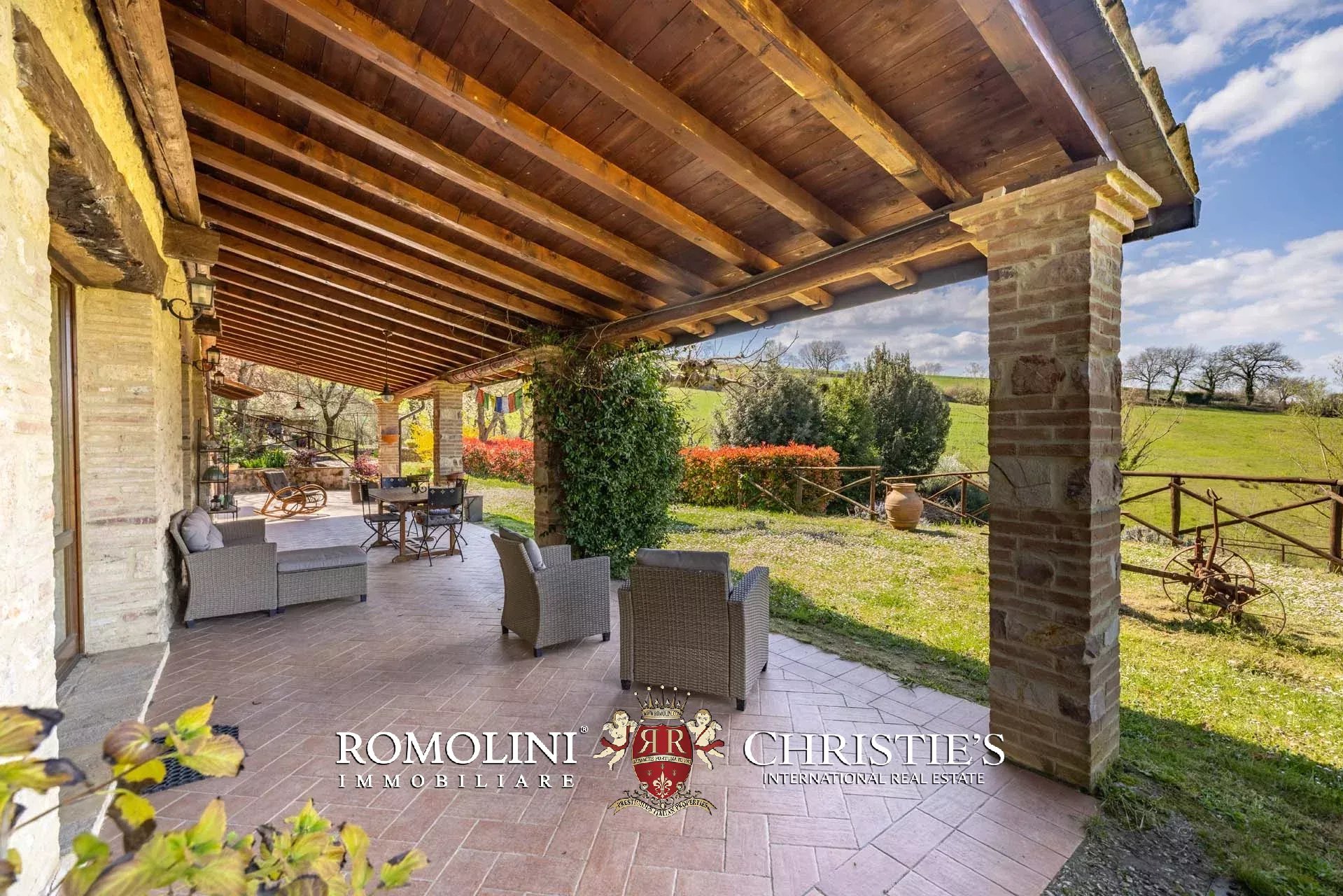 6 Bedroom Villa/Townhouse's Image 16