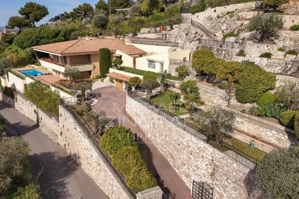 Architectural Legacy Villa in Villefranche-sur-Mer | Sea View Estate — photo 4