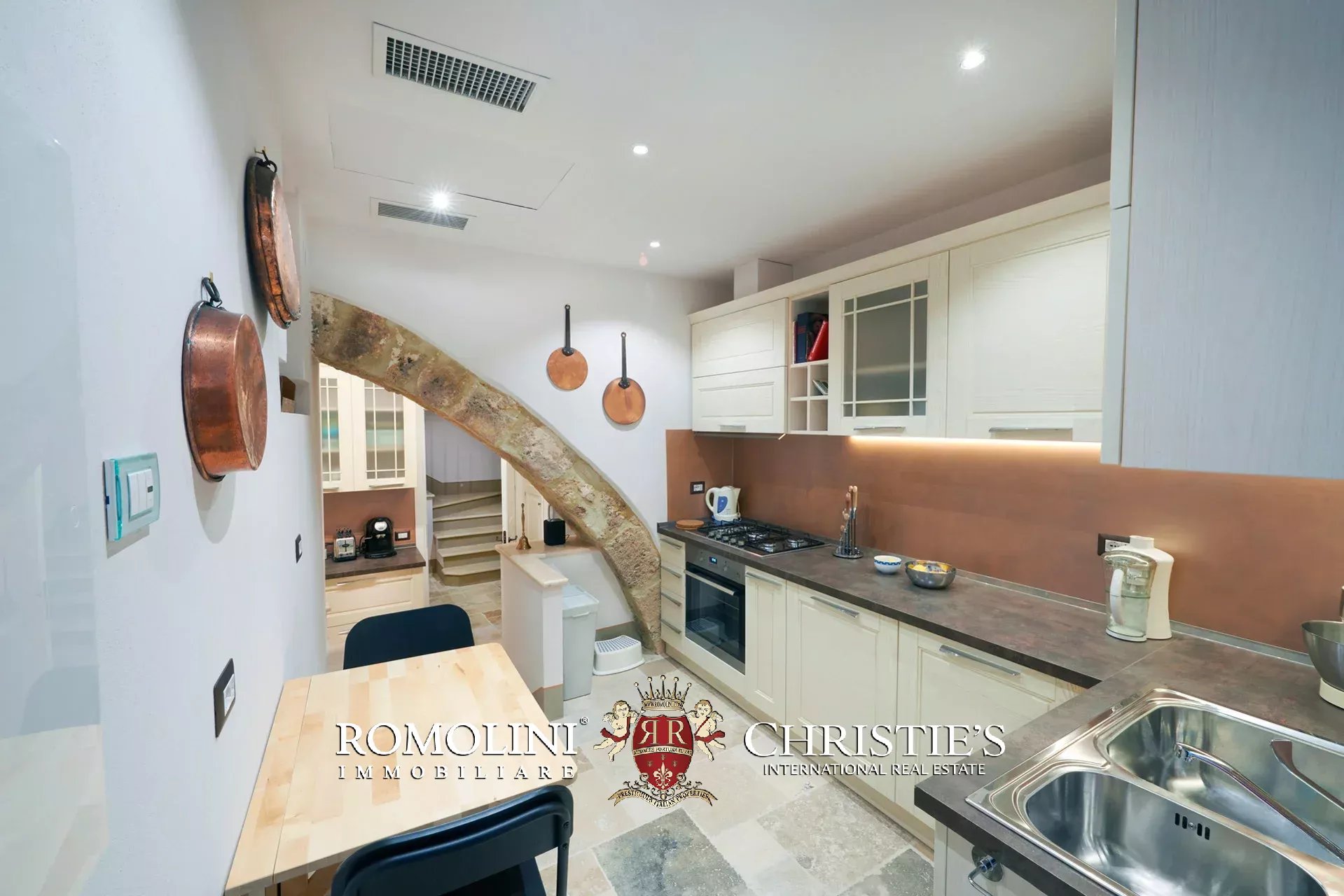 3 Bedroom Apartment/Flat's Image 5