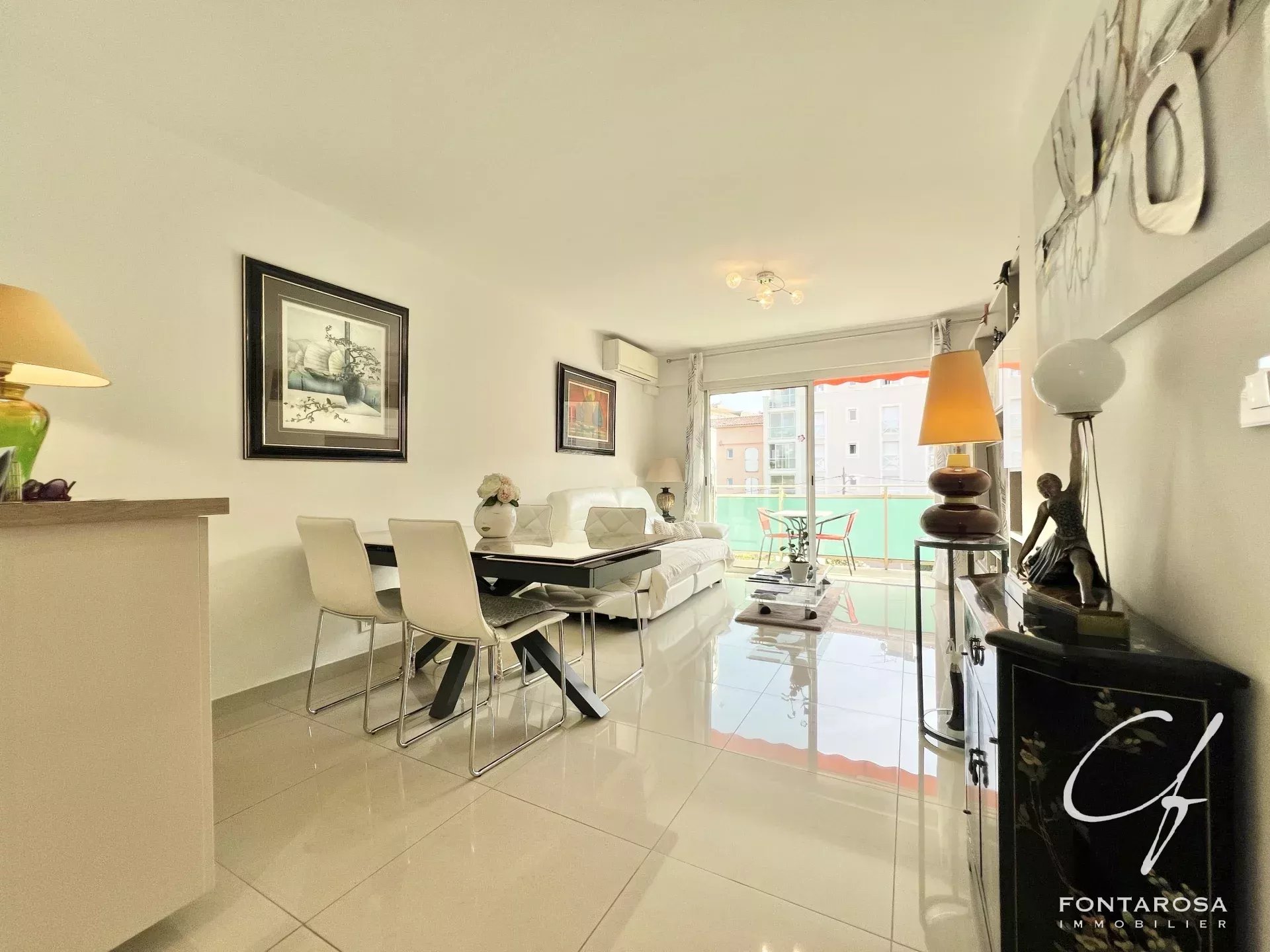 Agence immobilière de 