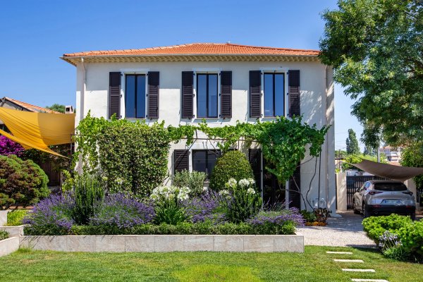 Set of Recent Houses in a Preserved Environment Antibes — photo 4