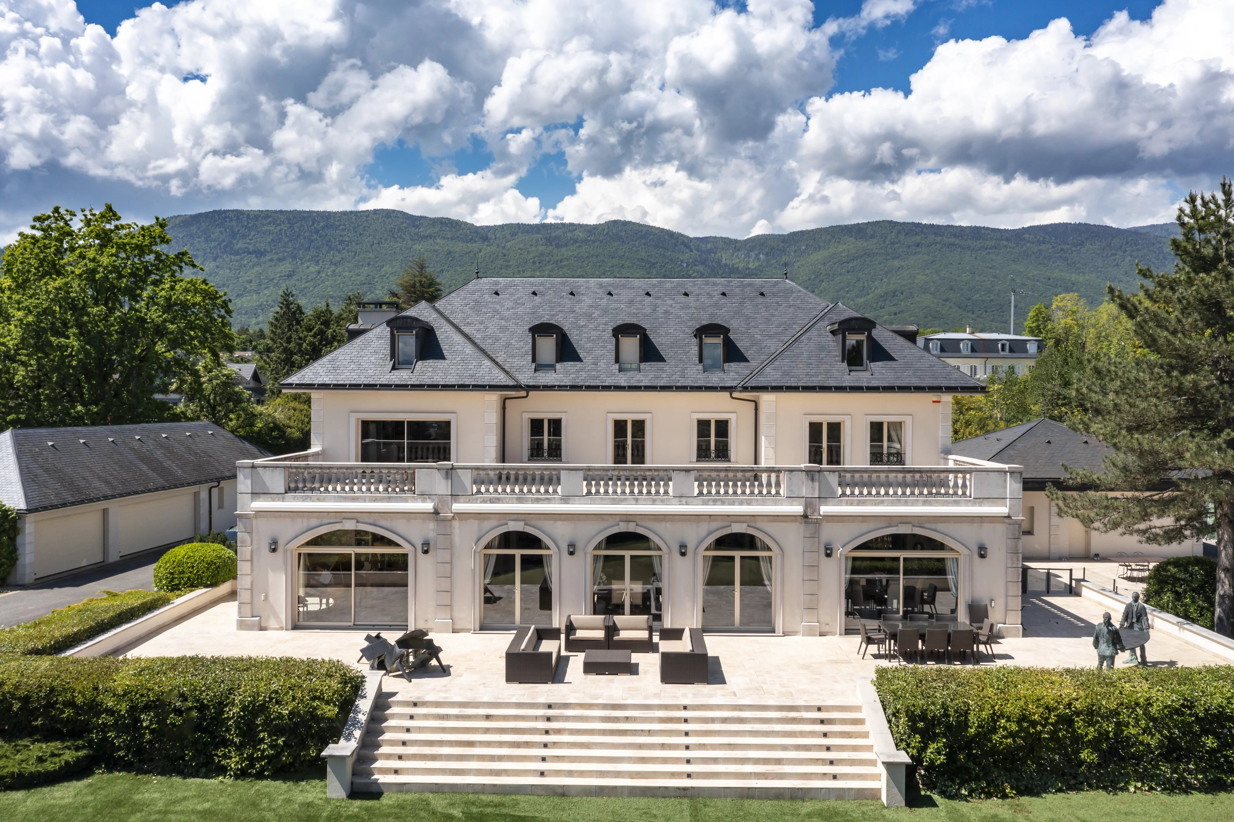 An Exceptional Estate on the Doorstep of Geneva