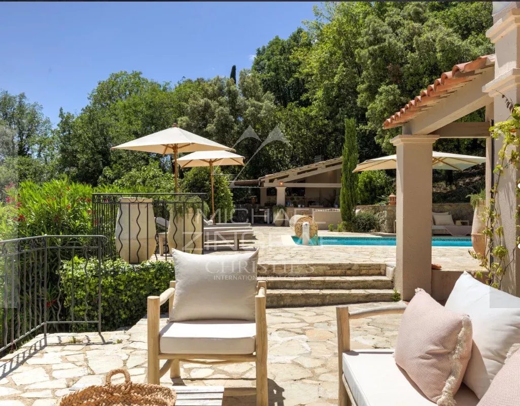 4 Bedroom Villa/Townhouse's Image 8