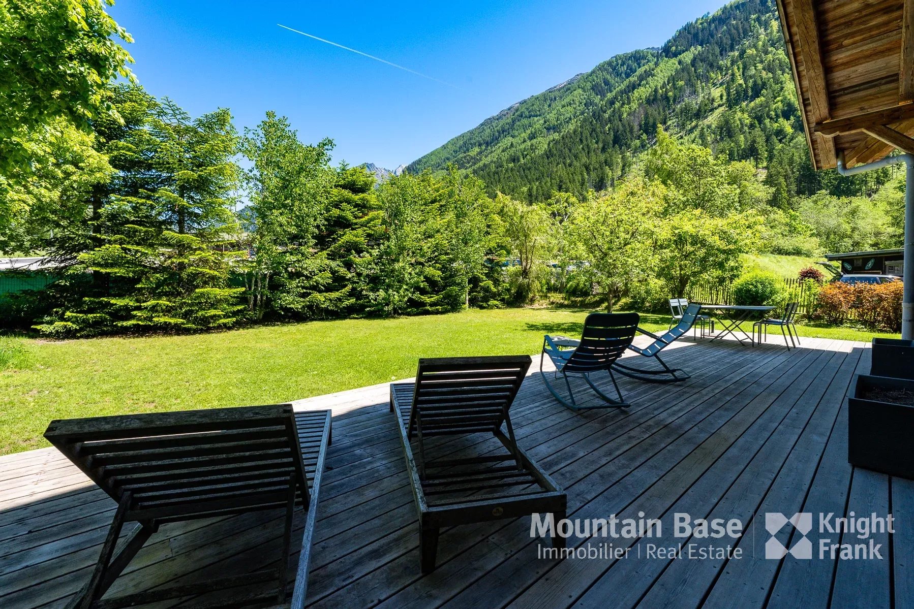 Photo of A newly built 4-bedroom chalet at the foot of Les Planards ski area.