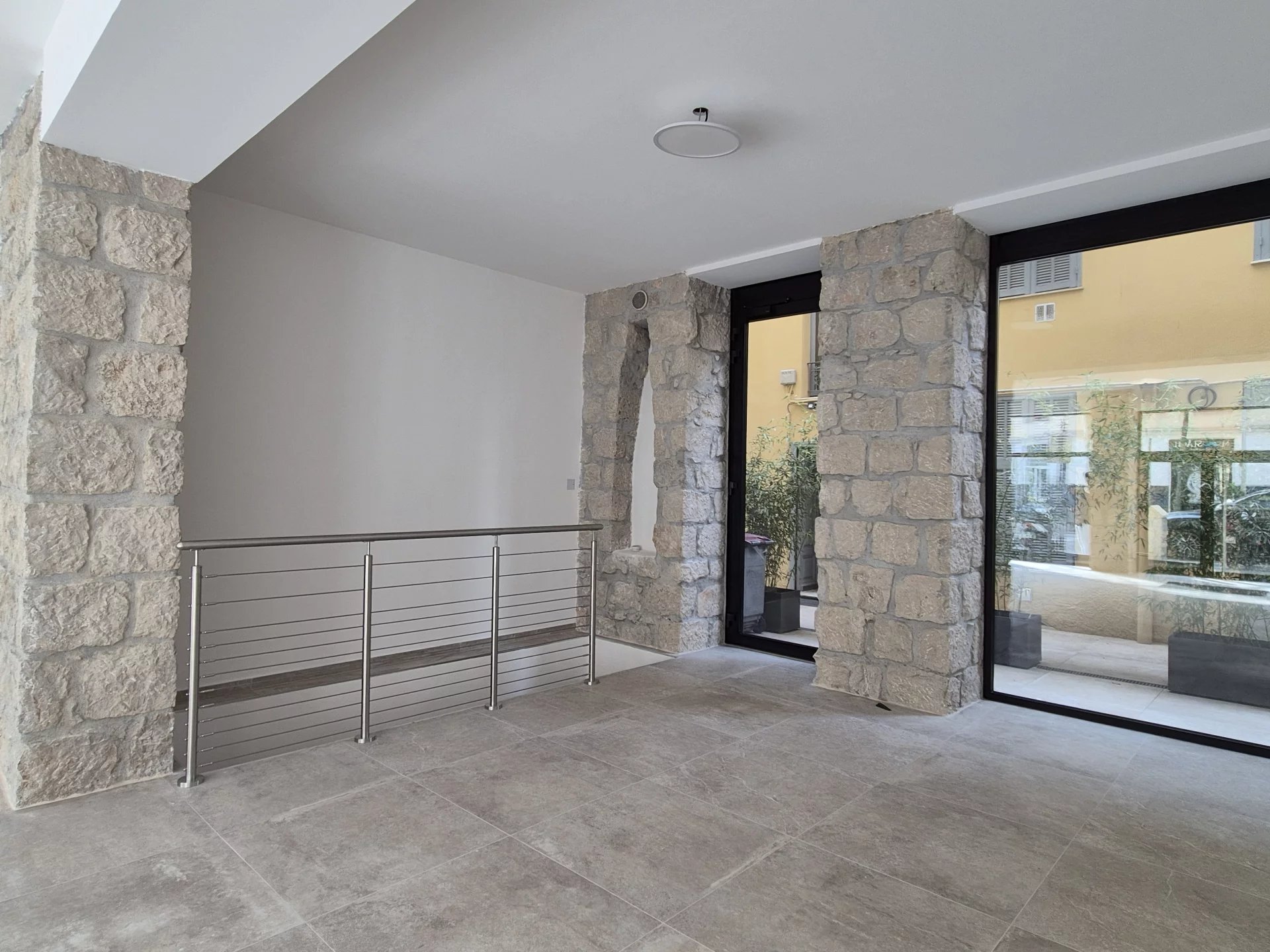 МИЛАЯ - ГАМБЕТТА - ОФИСЫ