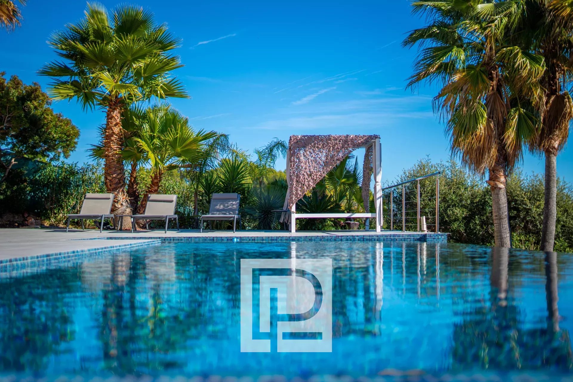 OFF-MARKET  Proche Mougins - Emplacement Premium