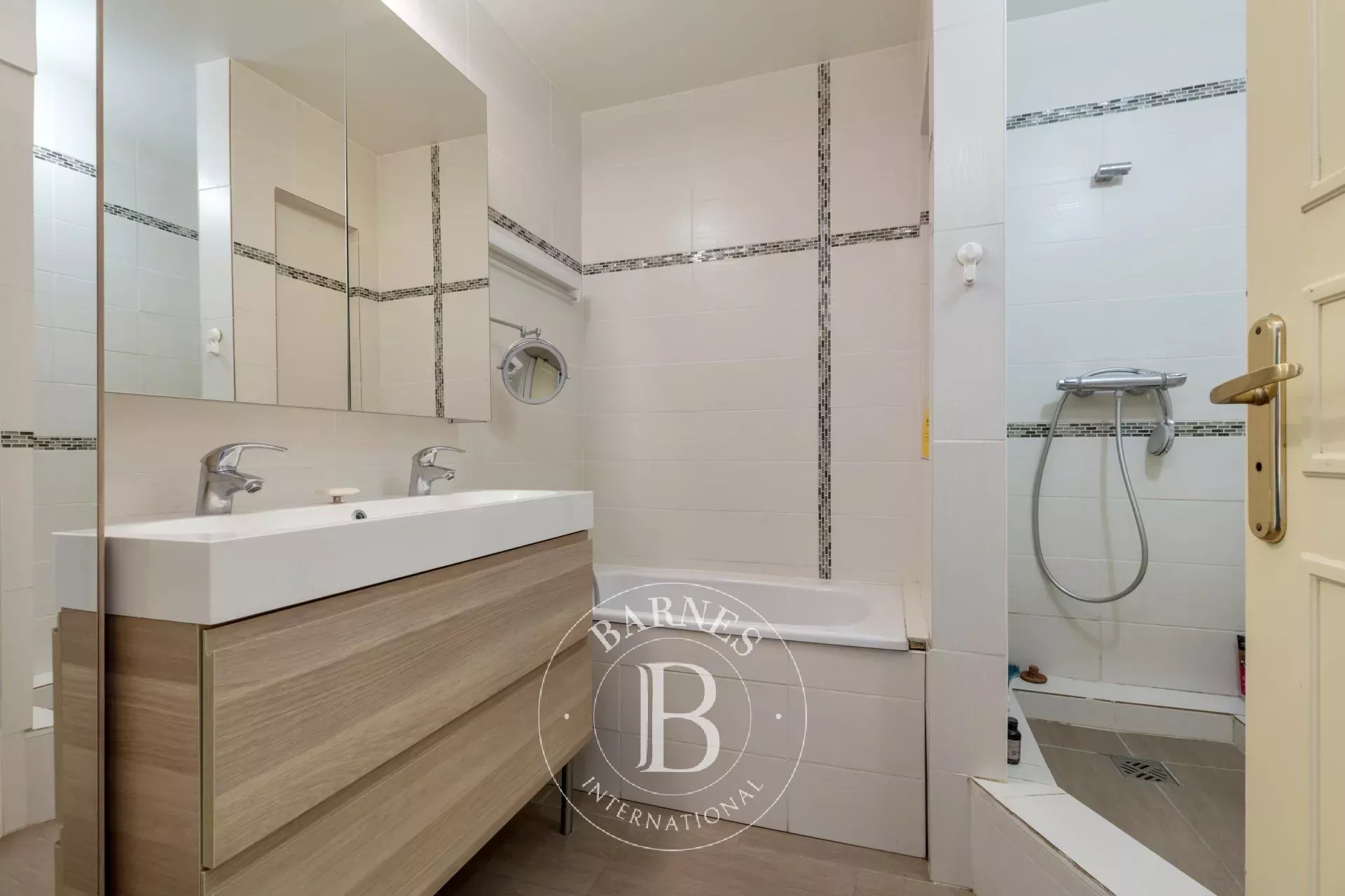 Daire Courbevoie - picture 10