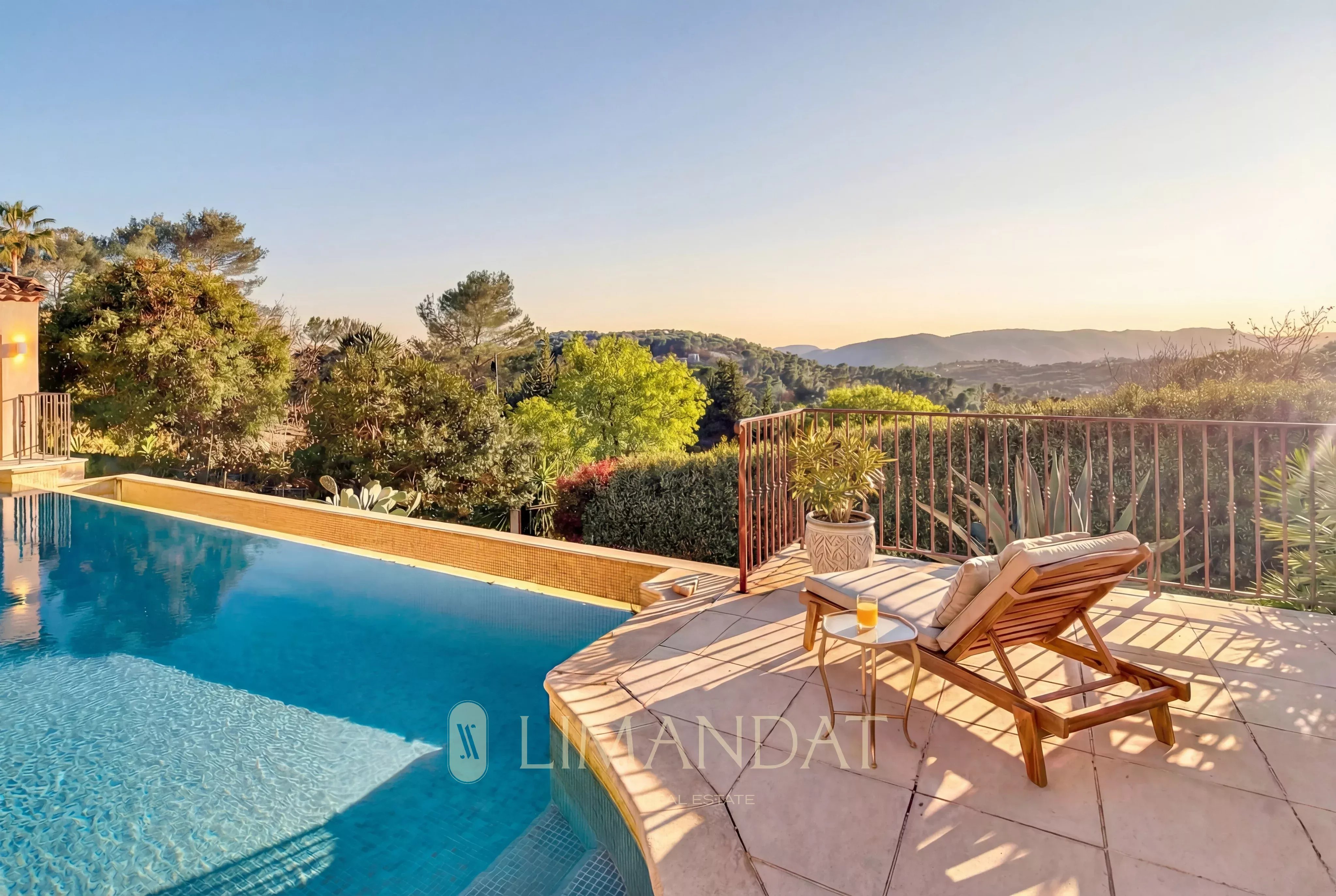 Beautiful villa with open views of the hills in Mougins