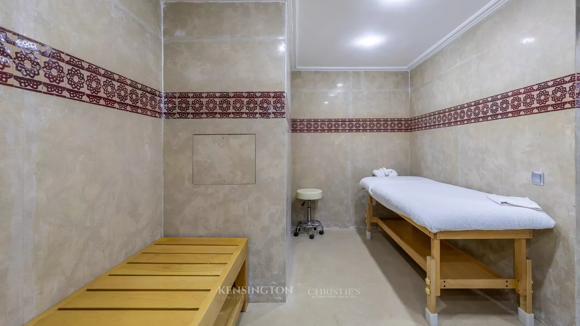 7 Bedroom Villa/Townhouse's Image 33