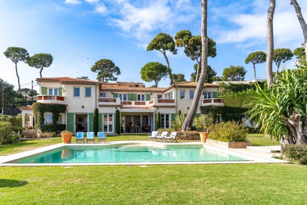 Elegant property with sea view Antibes — photo 1