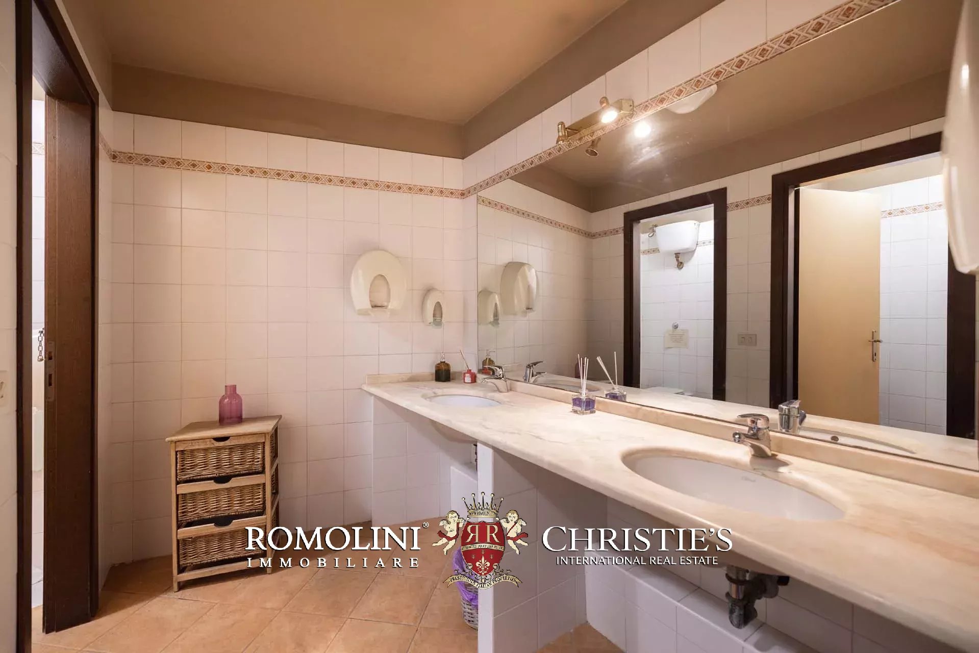 80 Bedroom Villa/Townhouse's Image 114
