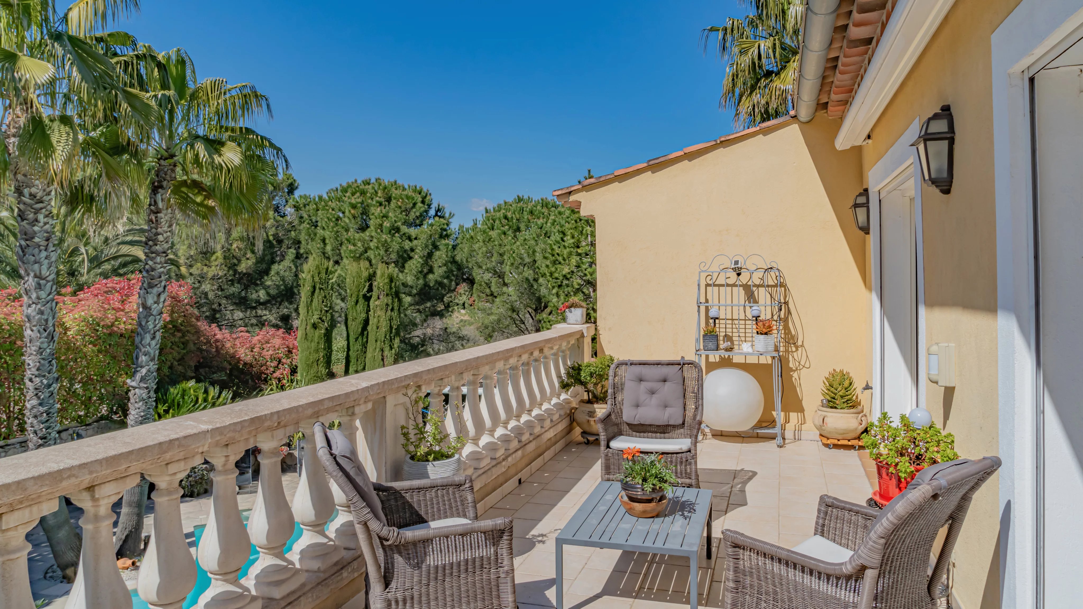 Beautiful house within walking distance of the village