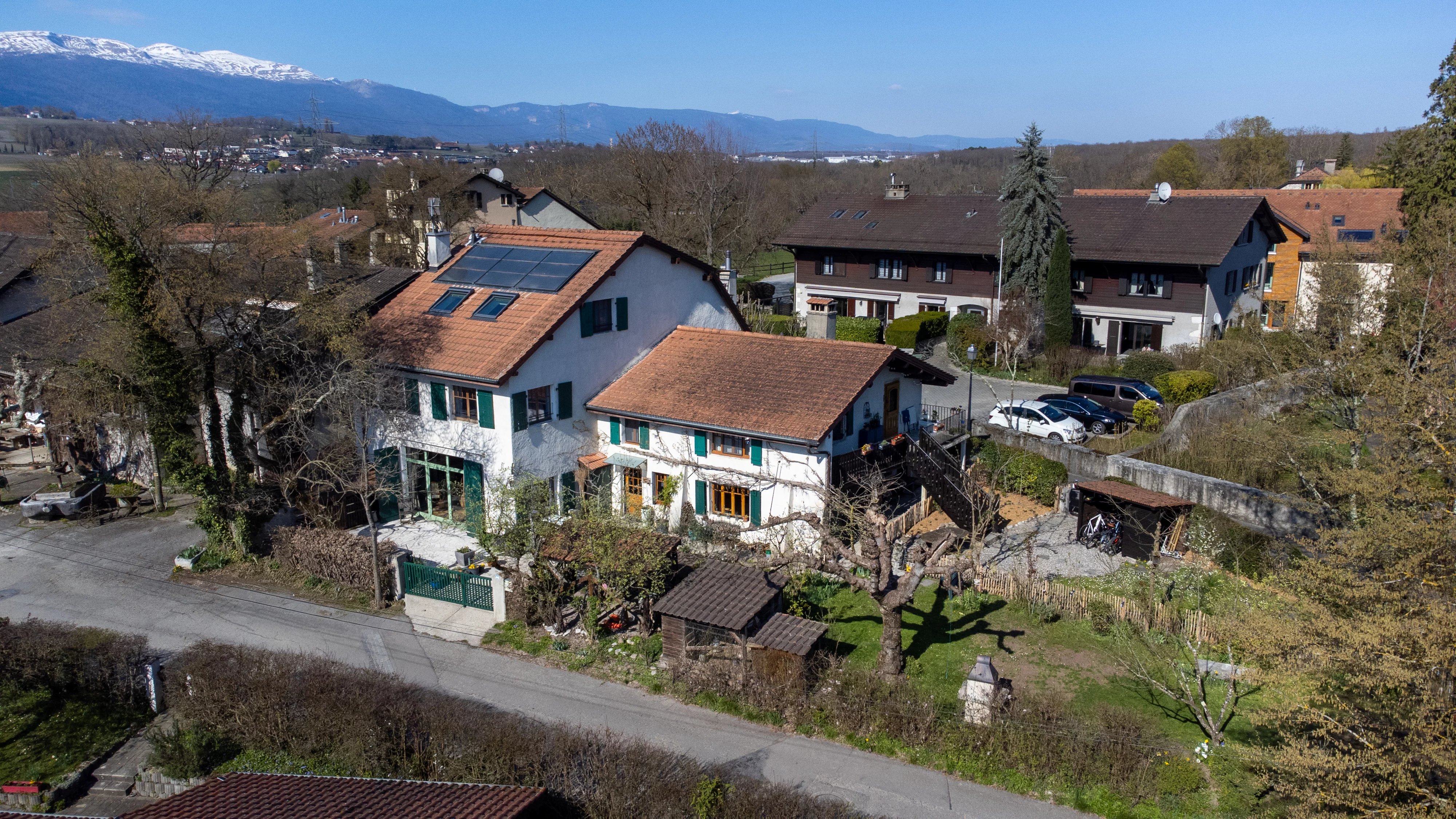 Peney-Dessus Spacieux duplex 7 pièces avec jardin