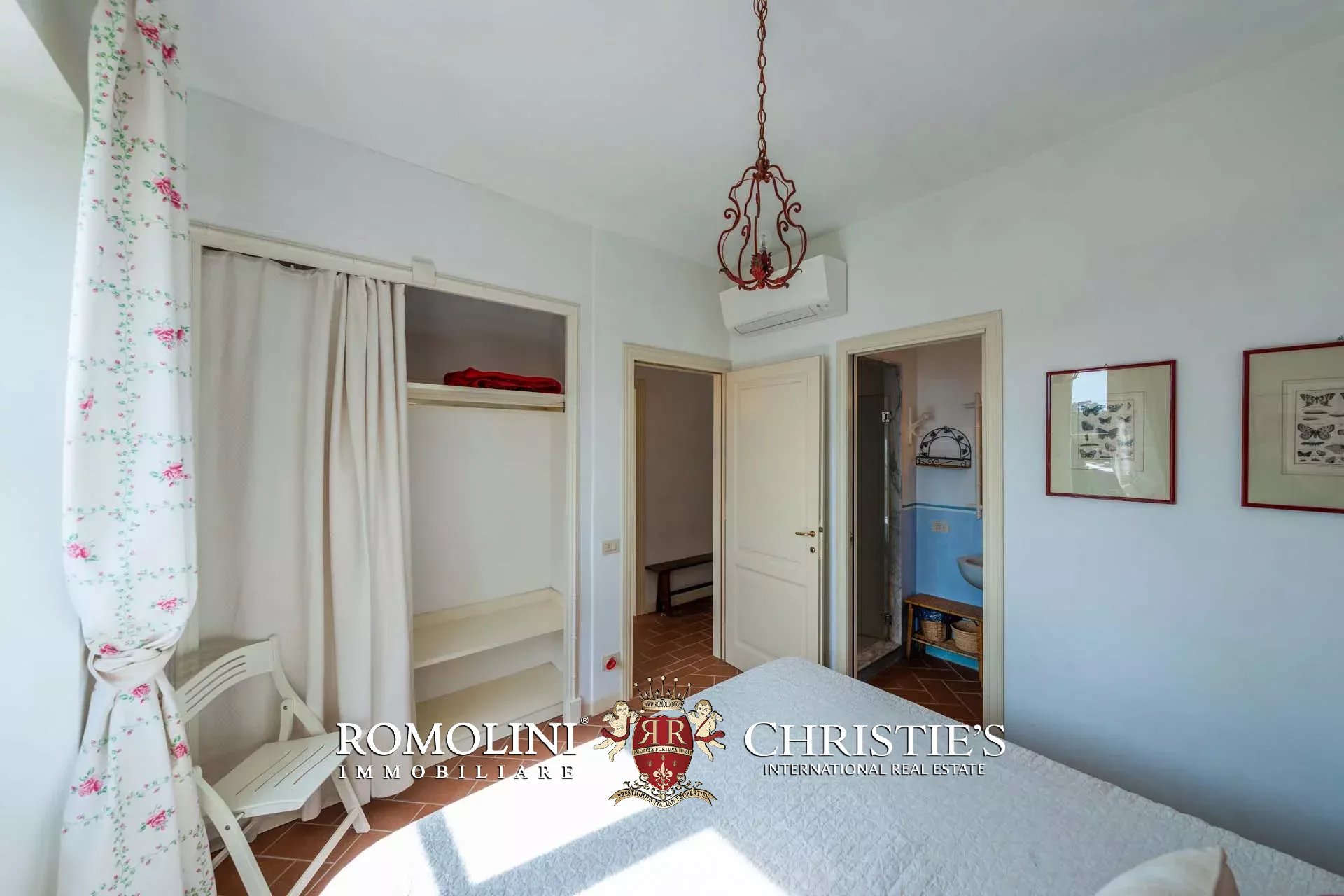 11 Bedroom Villa/Townhouse's Image 122