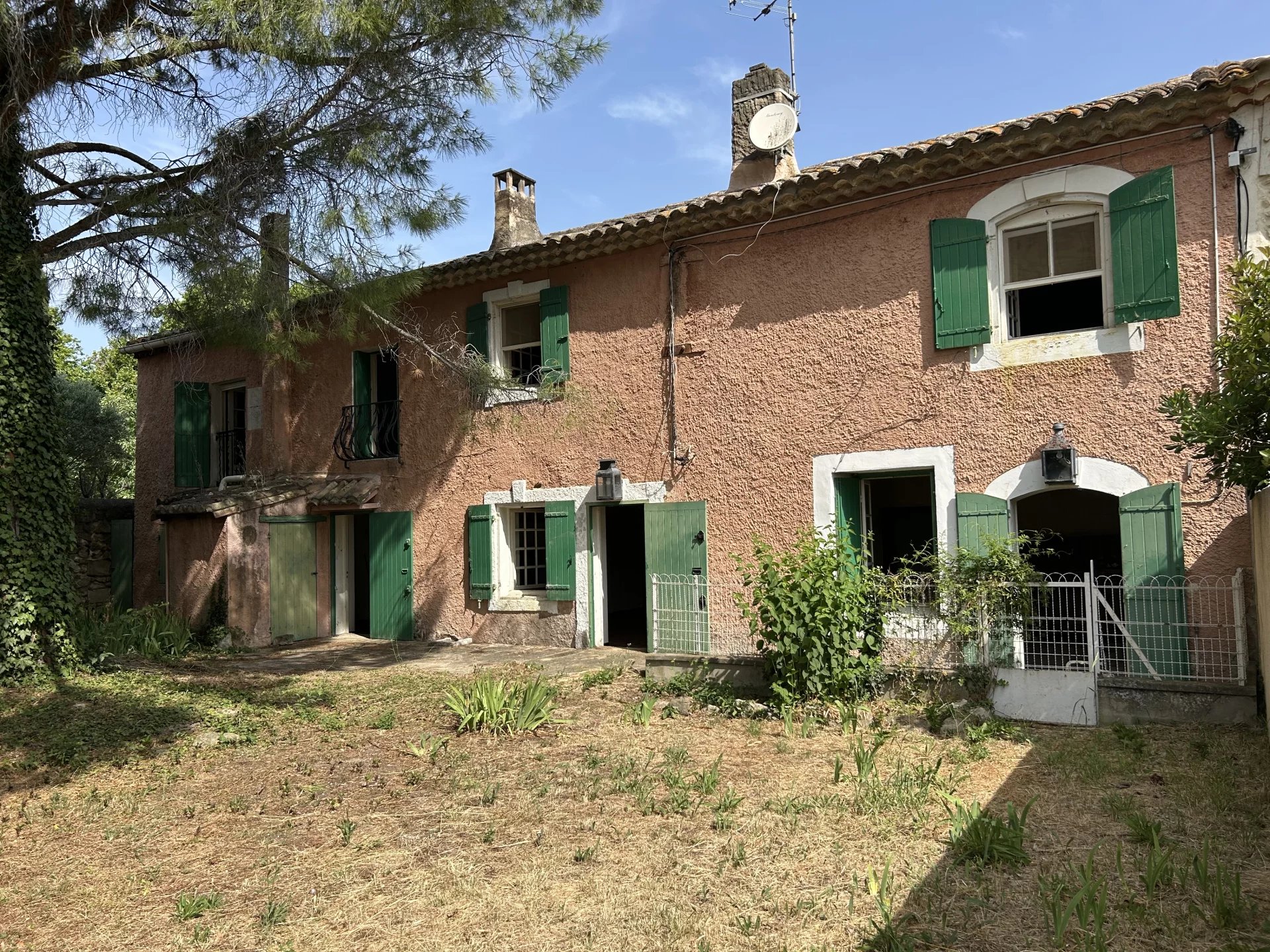 Mas de village  avec jardin et garage Alpilles