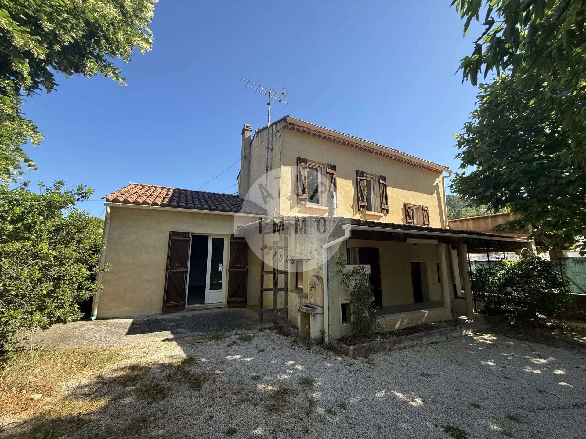 Agence immobilière de 