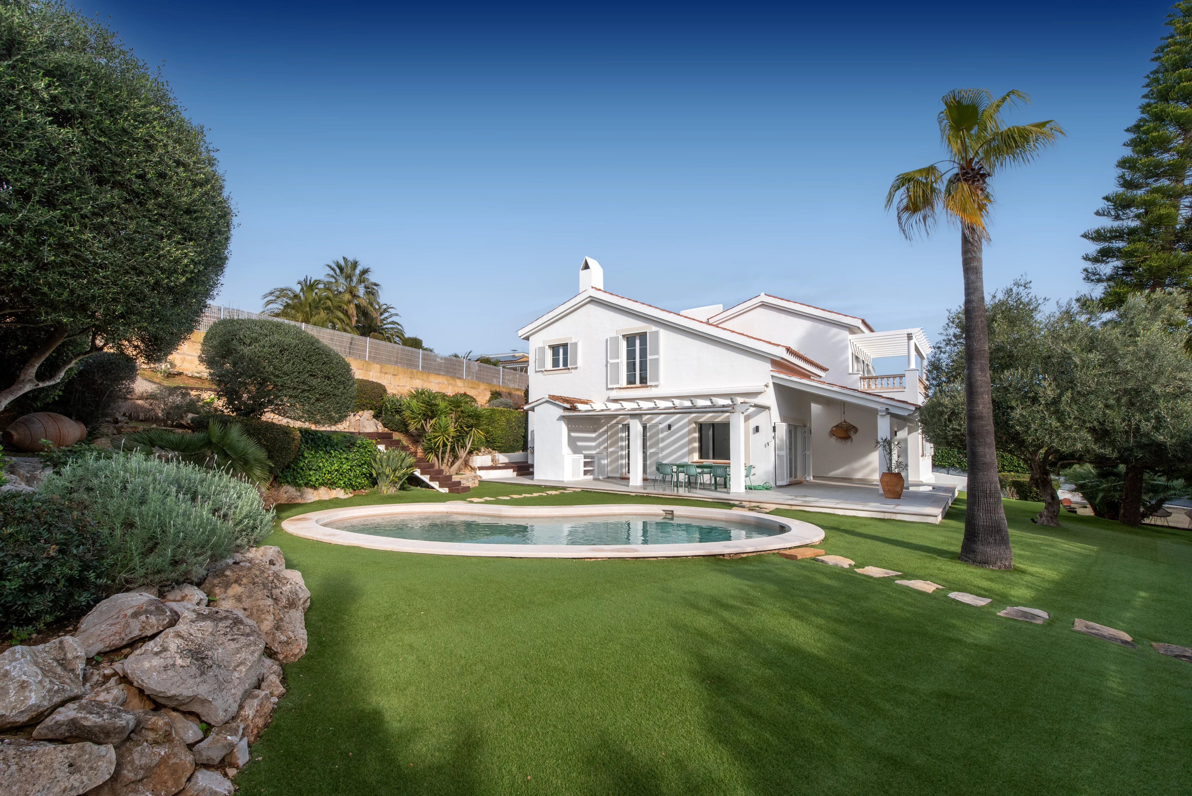 Charming villa in good residential area