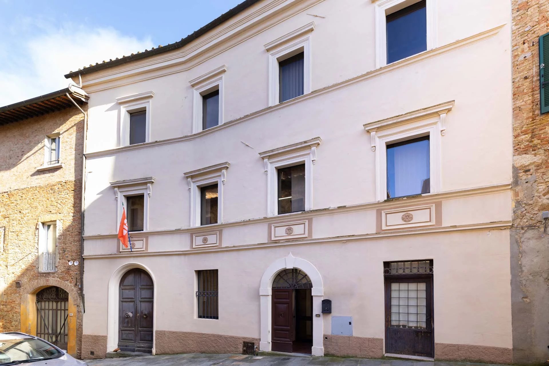  HISTORIC PALAZZO WITH PANORAMIC TERRACE FOR SALE IN MONTEPULCIANO, TUSCANY