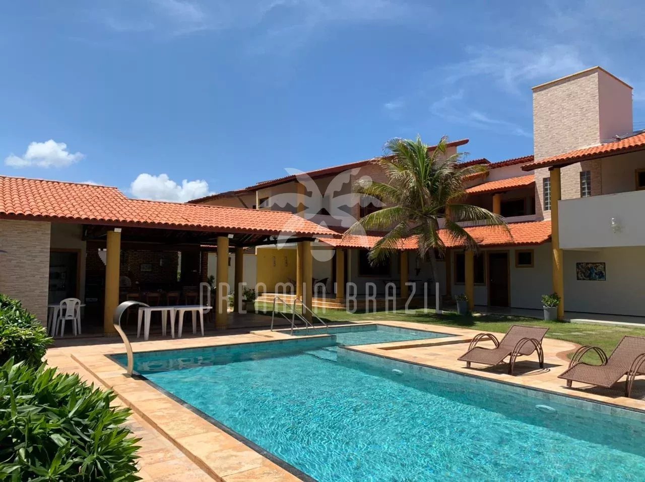 House with pool in taiba