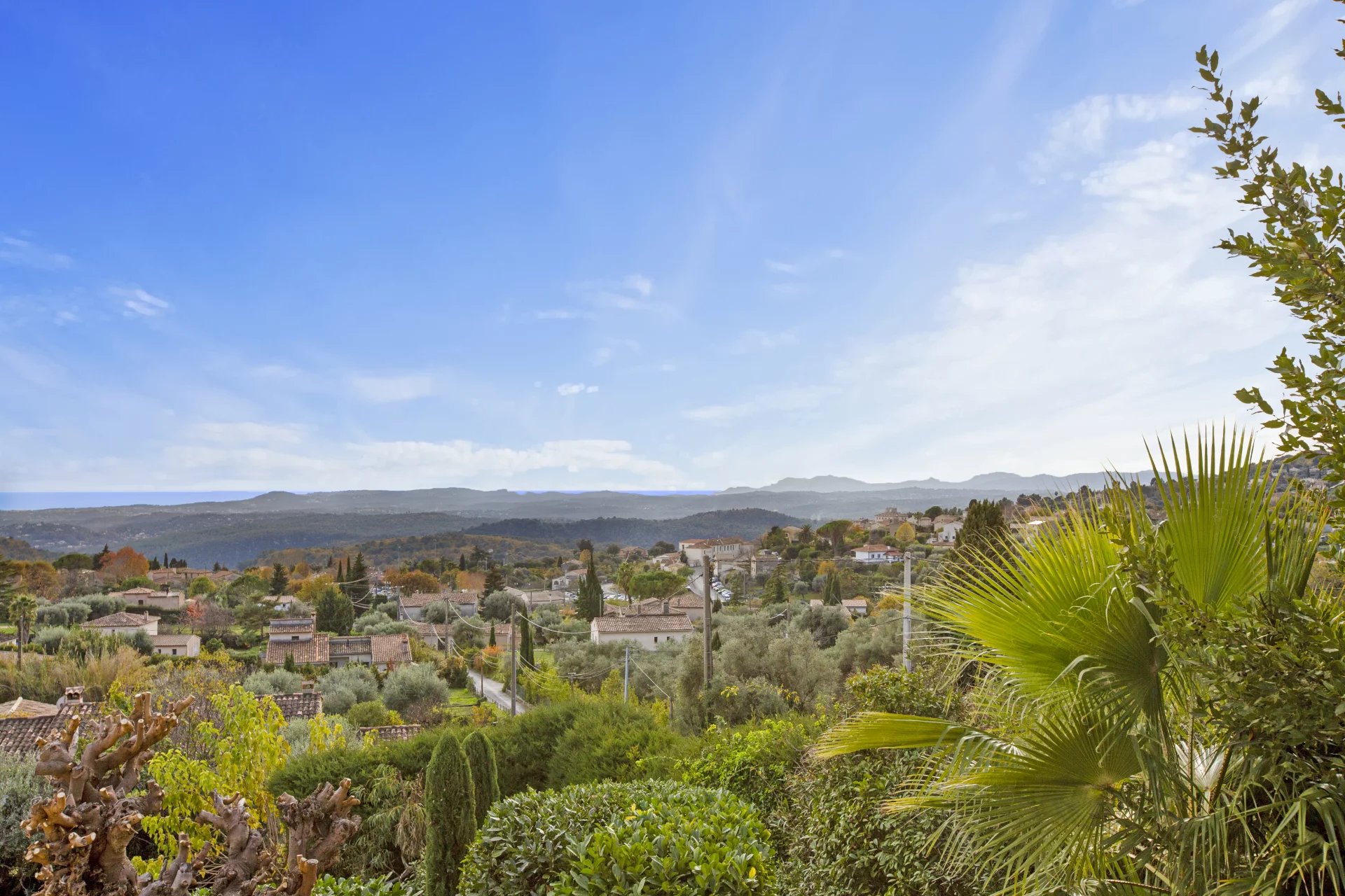 Provençal Villa with Panoramic Sea and Mountain Views