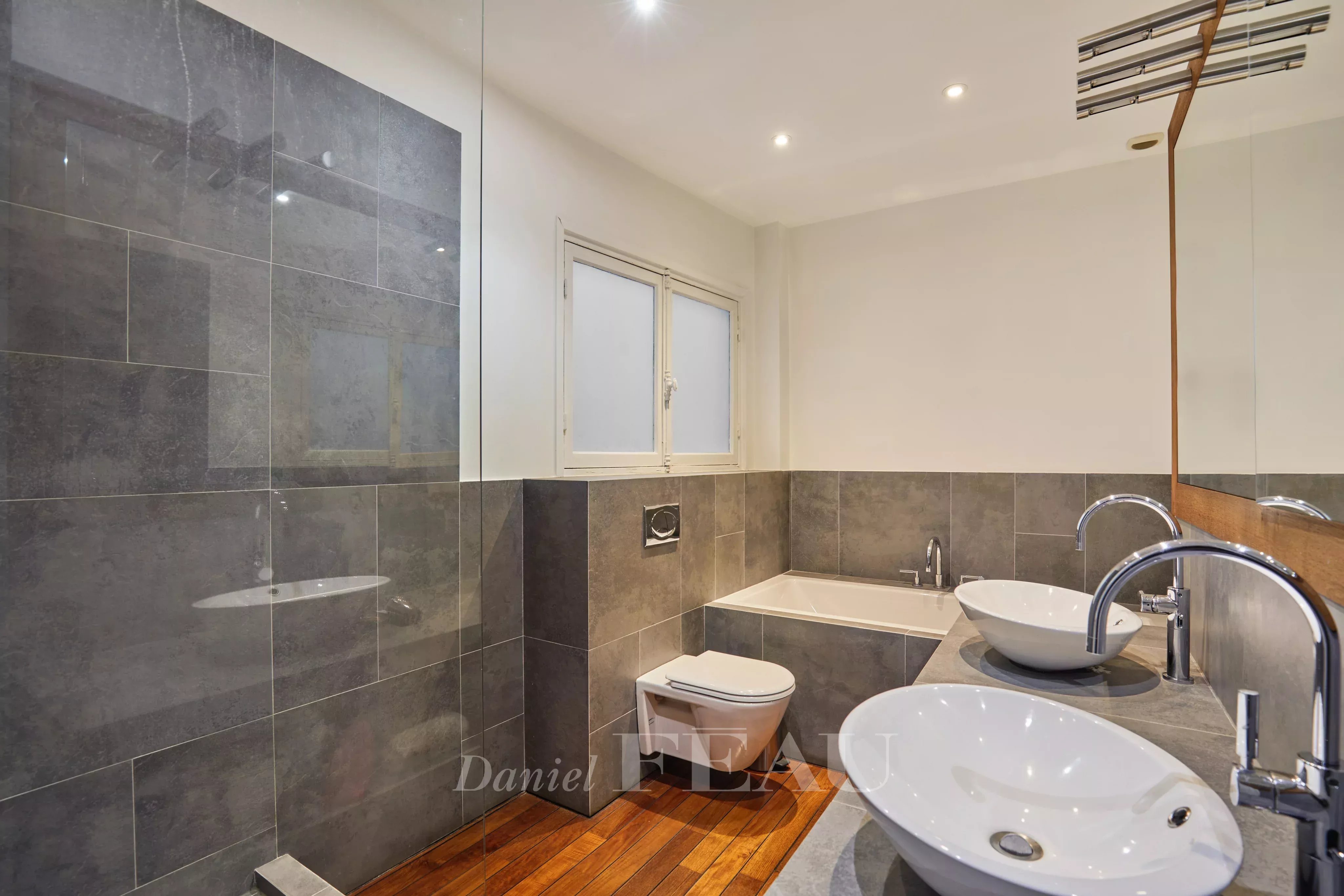 Sale Apartment Paris 16th