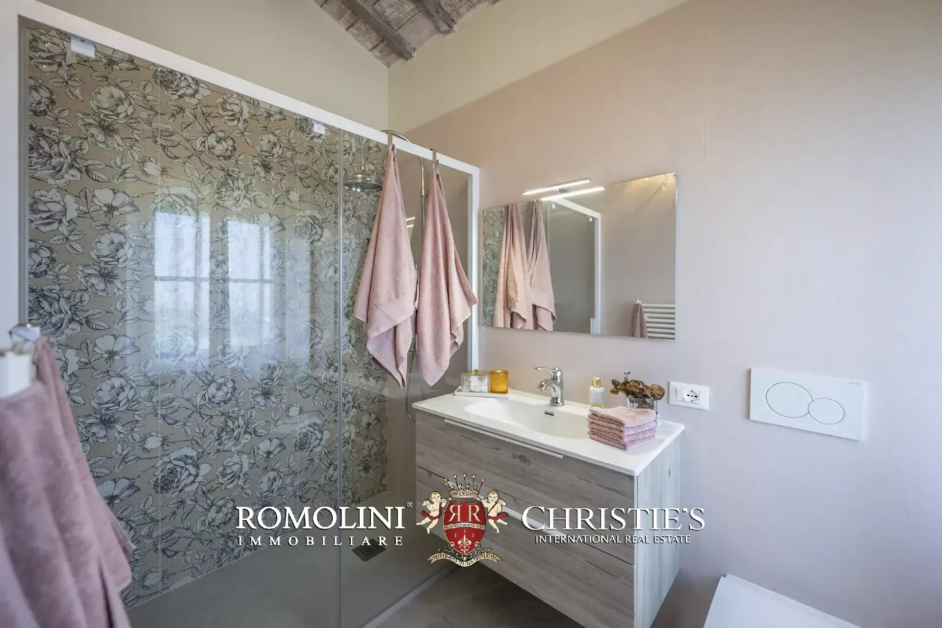 4 Bedroom Villa/Townhouse's Image 41