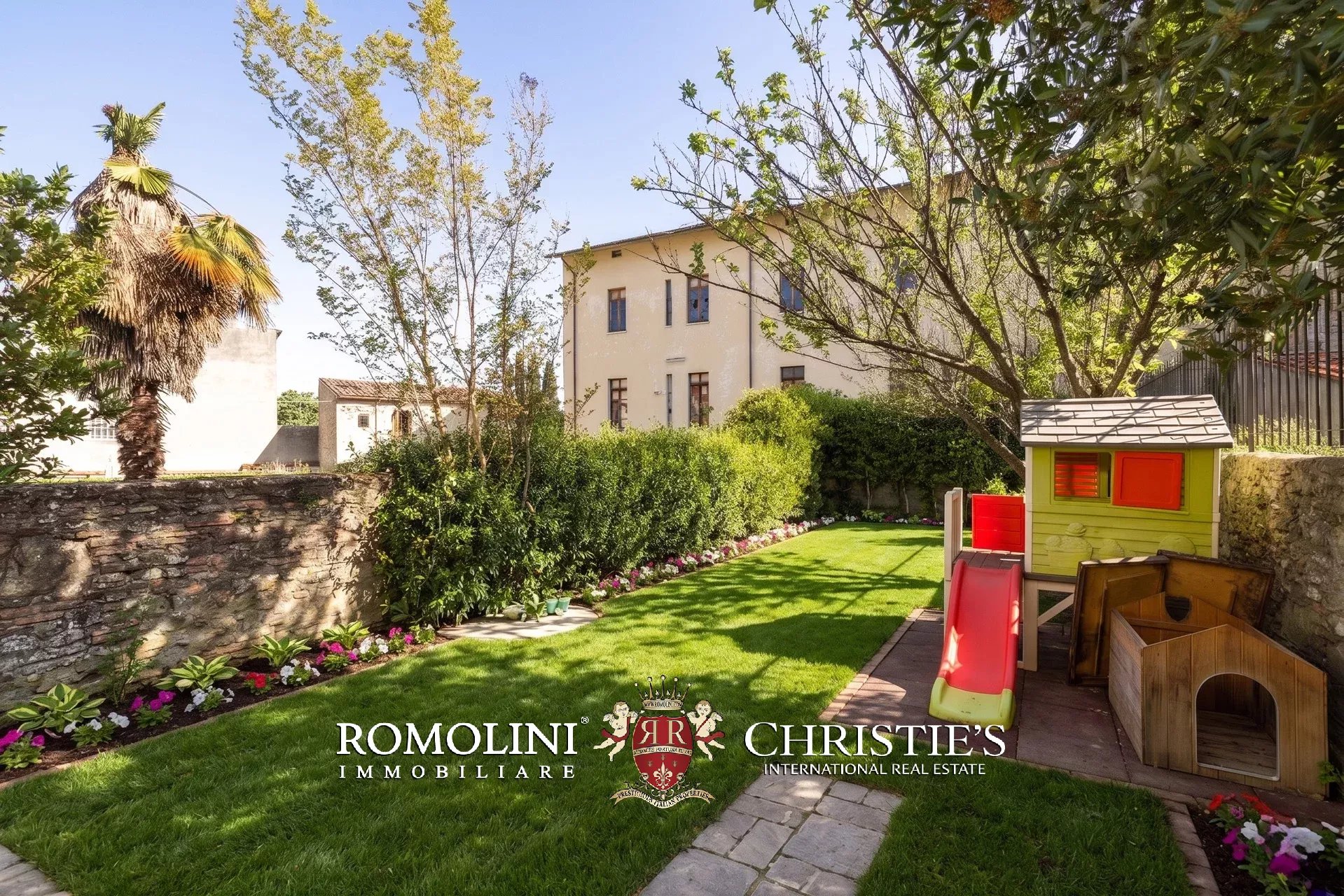 CASA CON GIARDINO IN VENDITA NEL CENTRO STORICO DI AREZZO