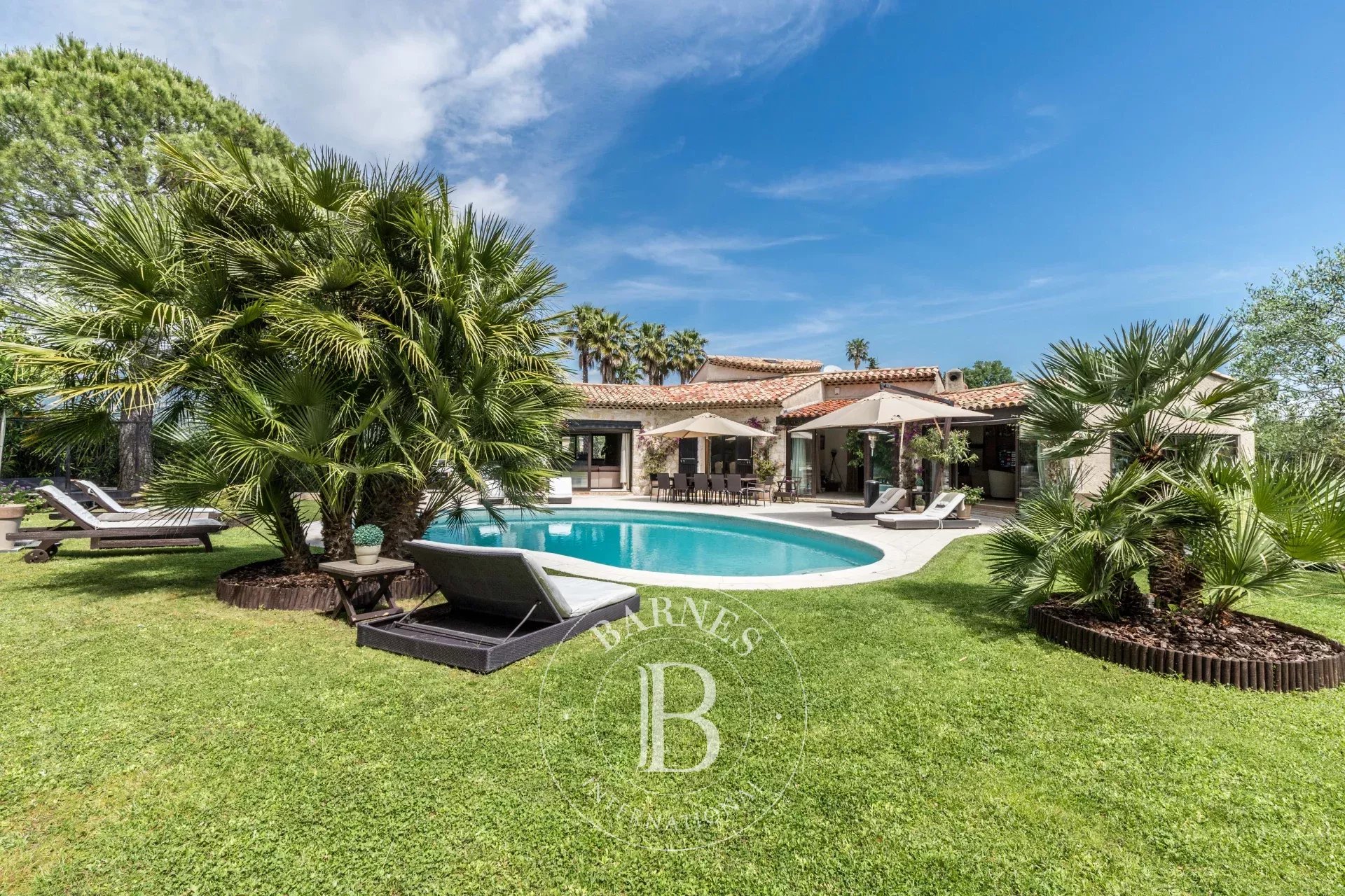 Saint-Paul de Vence - superb Stone villa with village views