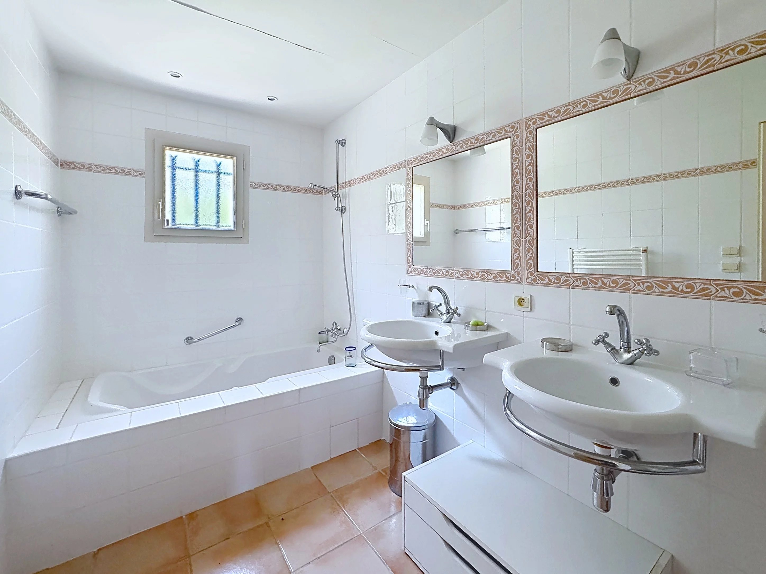 Exceptional property with 19th-century mill, detached villa, 2 pools on 1.6 hectares