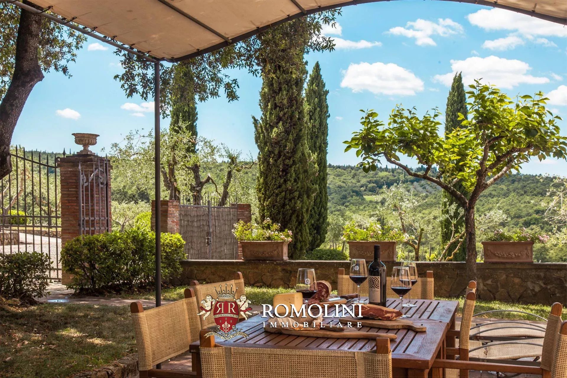 25 Bedroom Vineyard's Image 8