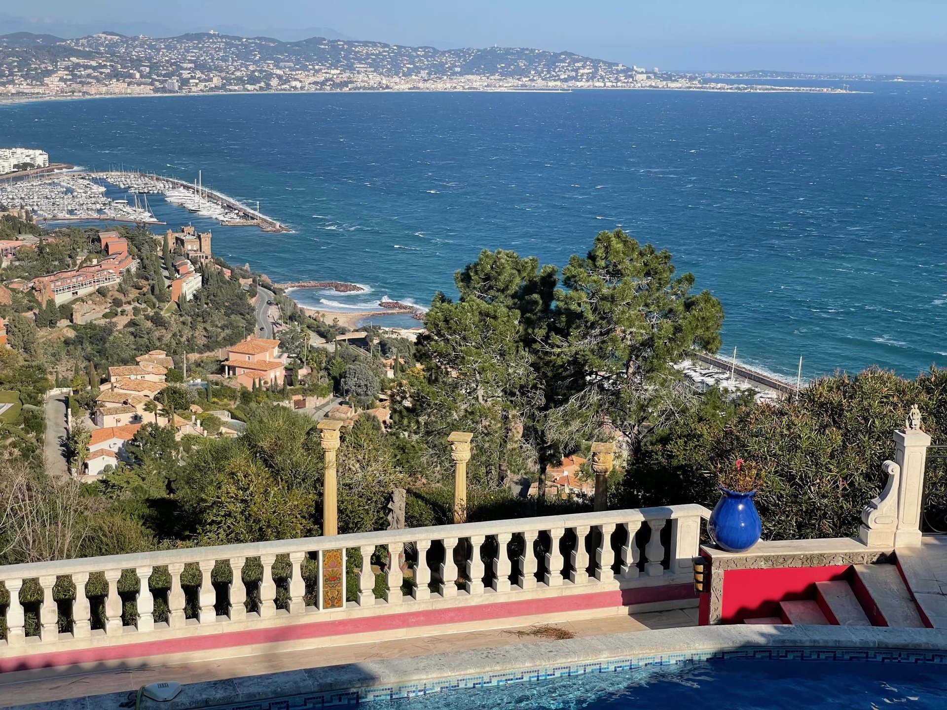  Property enjoying panoramic views over the Cannes Bay near Cannes