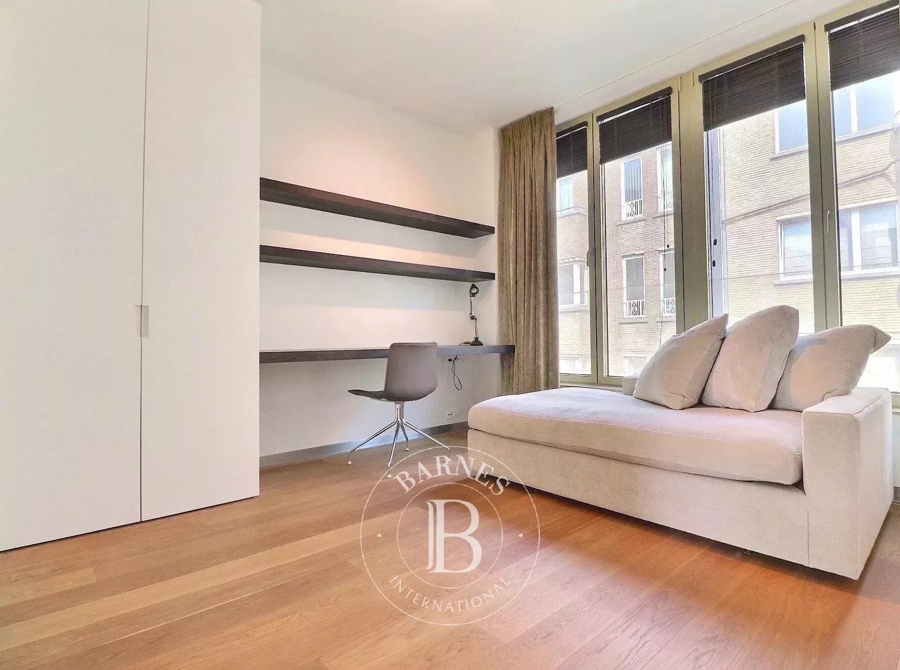 Toison dOr - Penthouse 2ch meublé + terrasse + parking