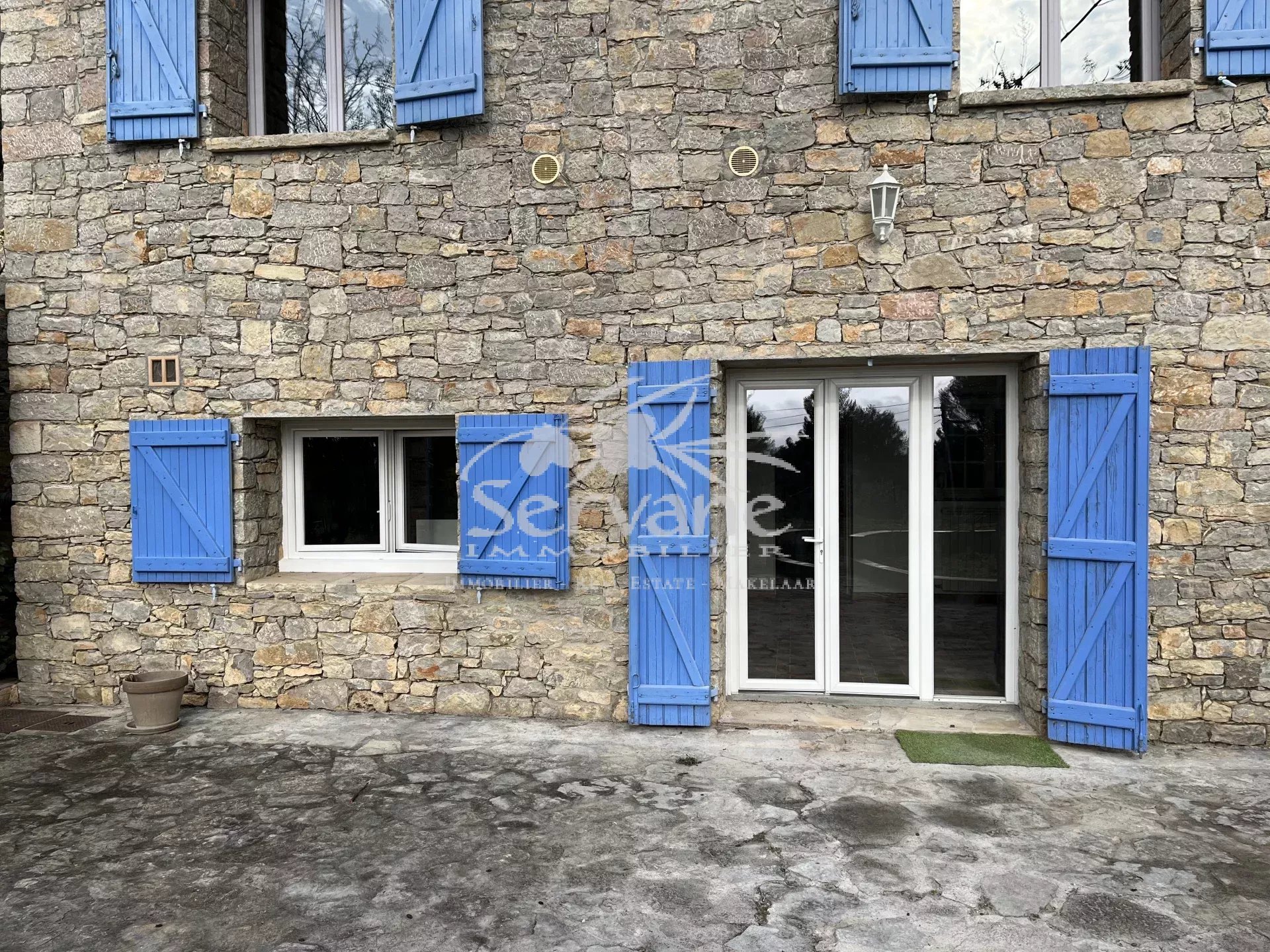 LORGUES CHARMING MAS IN PROVENCE WITH POOL