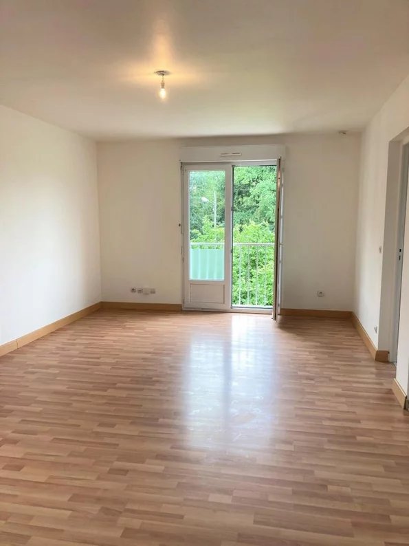 TOURNAN EN BRIE - 2 pièces