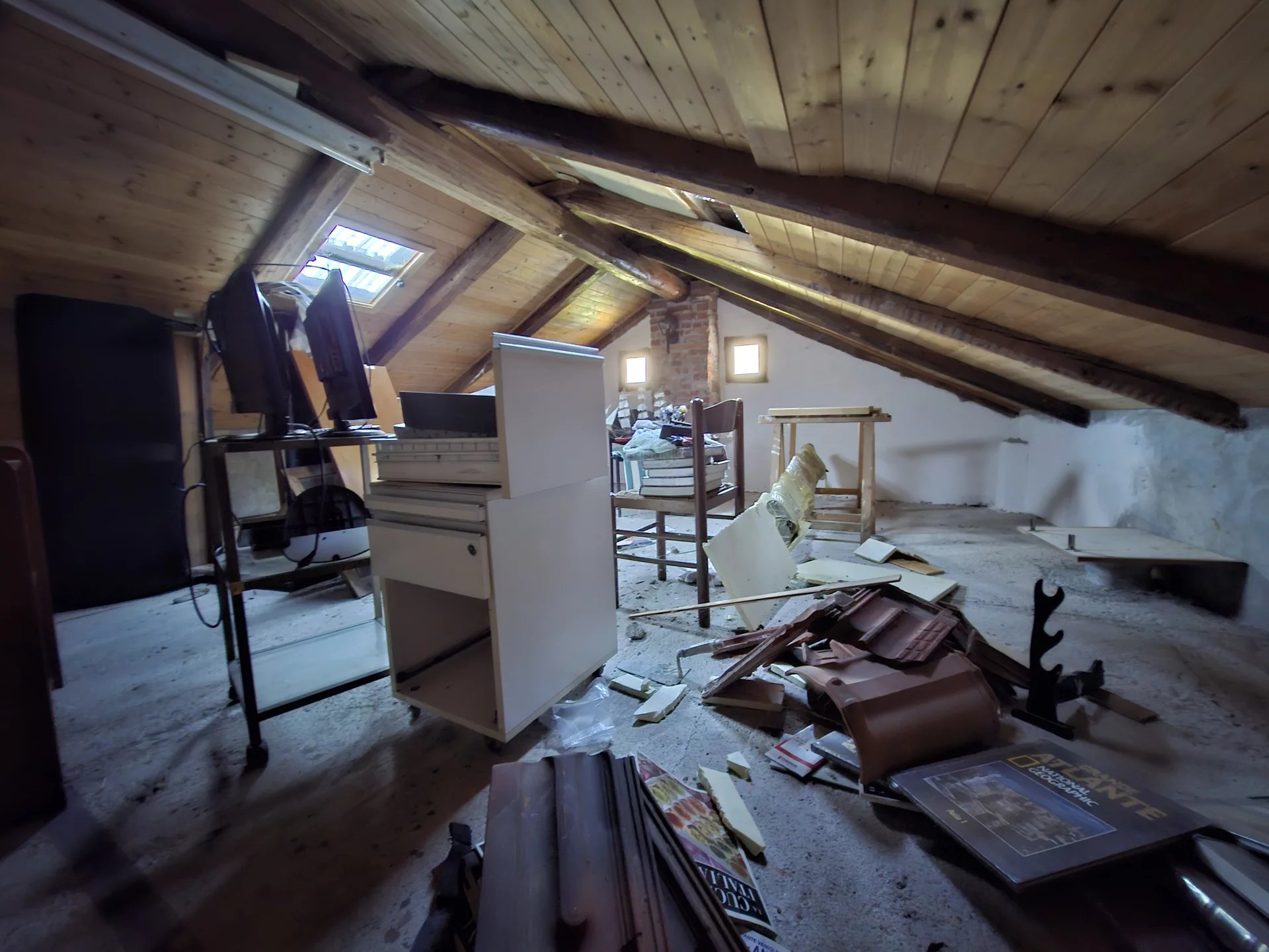 CASA DI AMPIA METRATURA A ROCCA