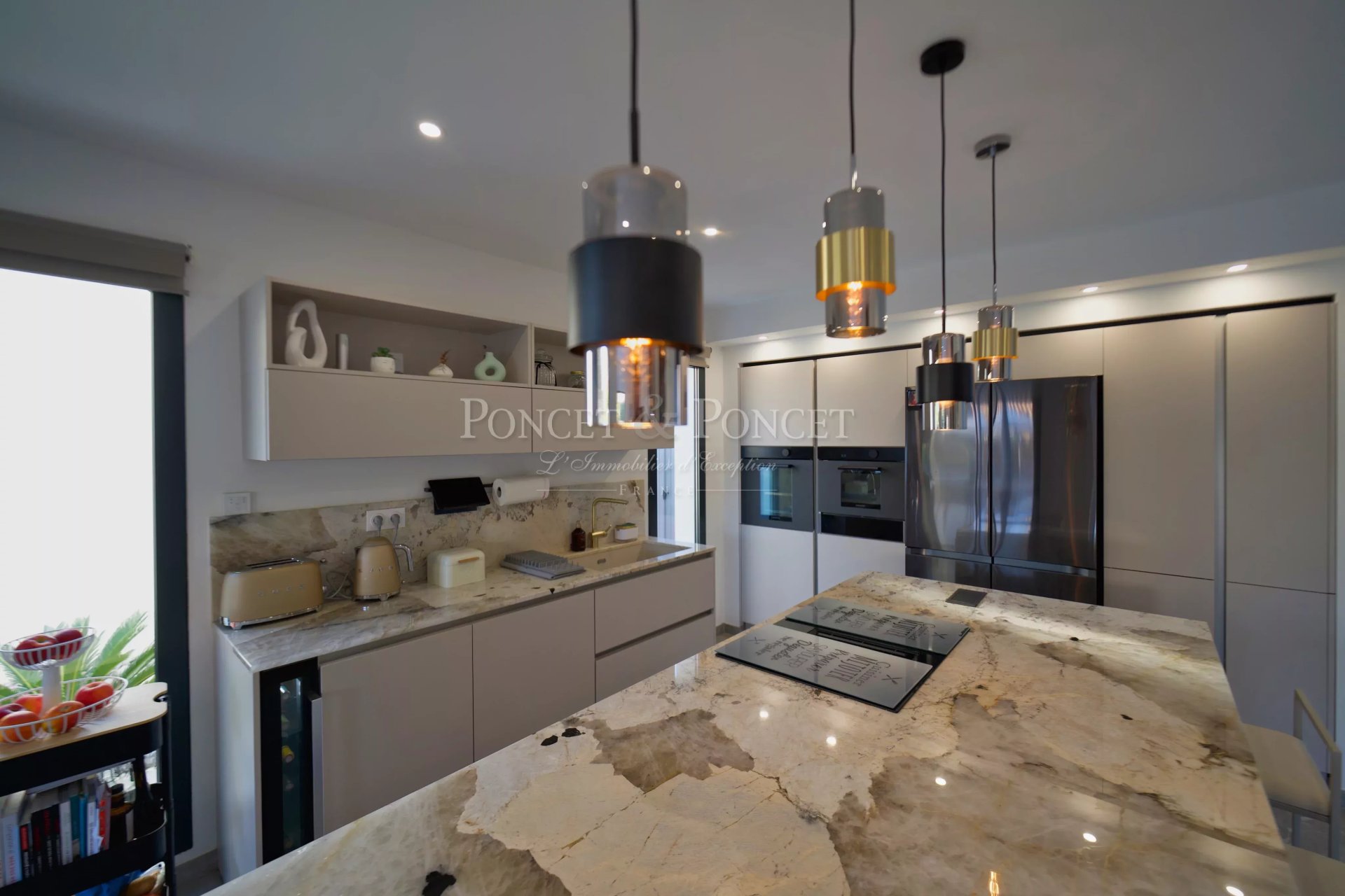 5 Bedroom Villa/Townhouse's Image 12