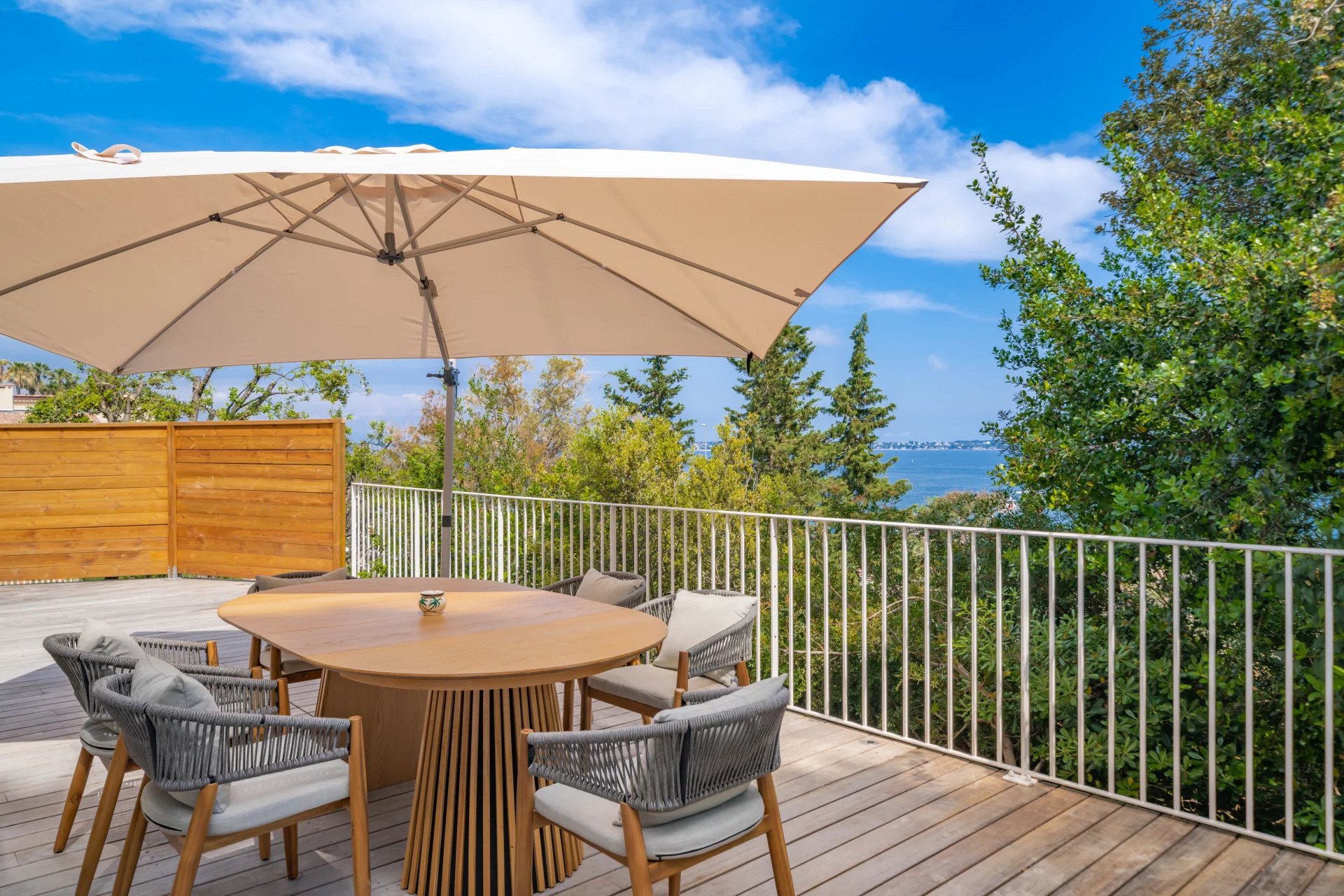 CANNES EDEN ÉLÉGANTE VILLA RÉNOVÉE AVEC VUE MER - Photo 2
