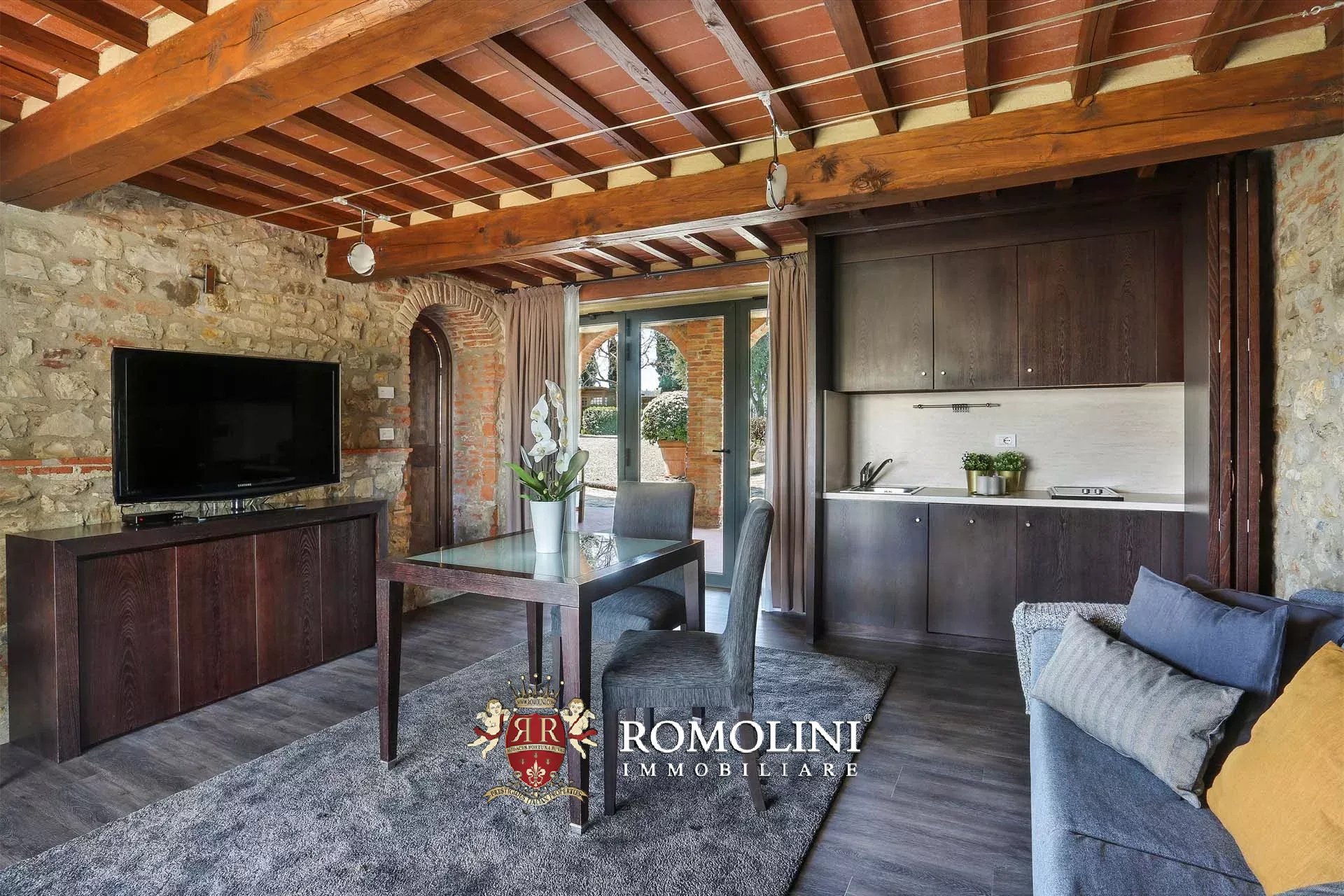 25 Bedroom Vineyard's Image 93